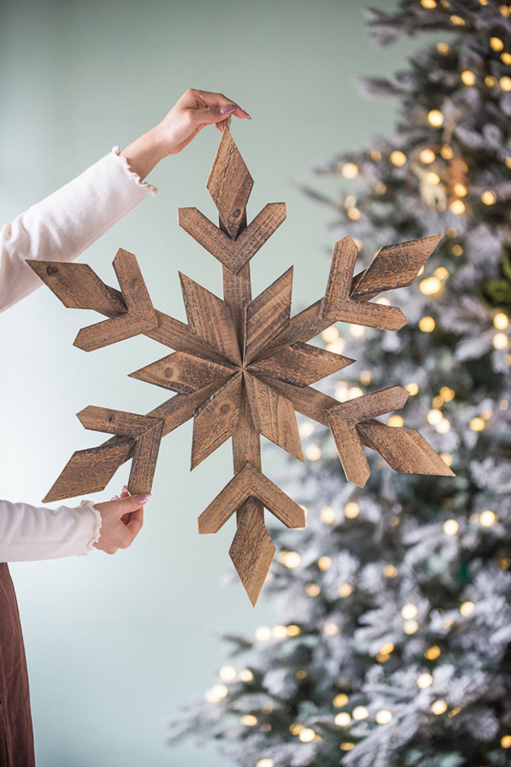 21.7X 21.7" Large Fir Wood Snowflake Ornaments, Hanging Home Decor Accents For Christmas Tree, Wall Art, Holiday Display, Set Of 2 Brown Wood