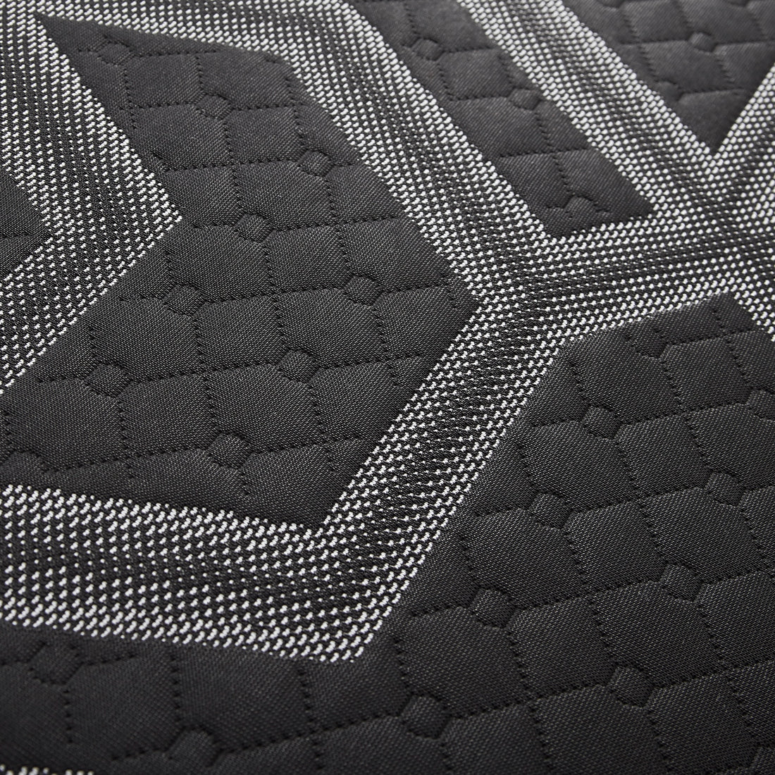 14" Smooth Top Hybrid Ultra Plush Full Mattress Black Foam Spring Full