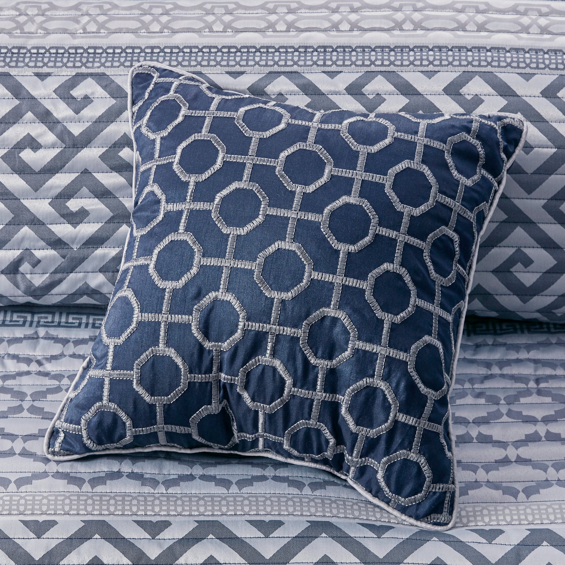 4 Piece Jacquard Quilt Set With Throw Pillow Navy Full Queen Full Navy Polyester