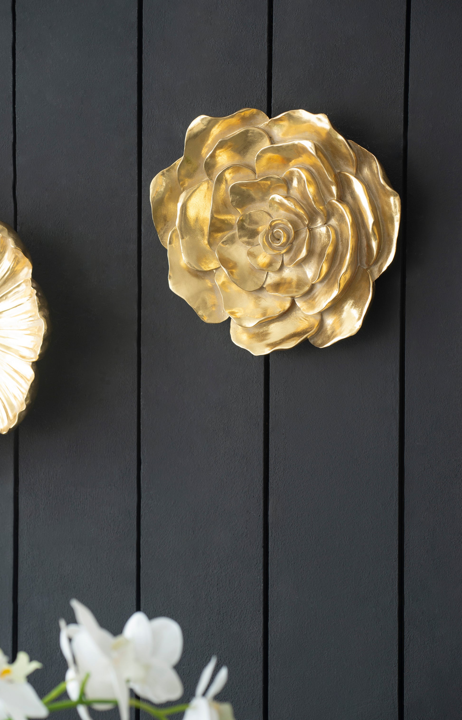 S 2 Gold Rose Hanging Wall Accents Gold Resin