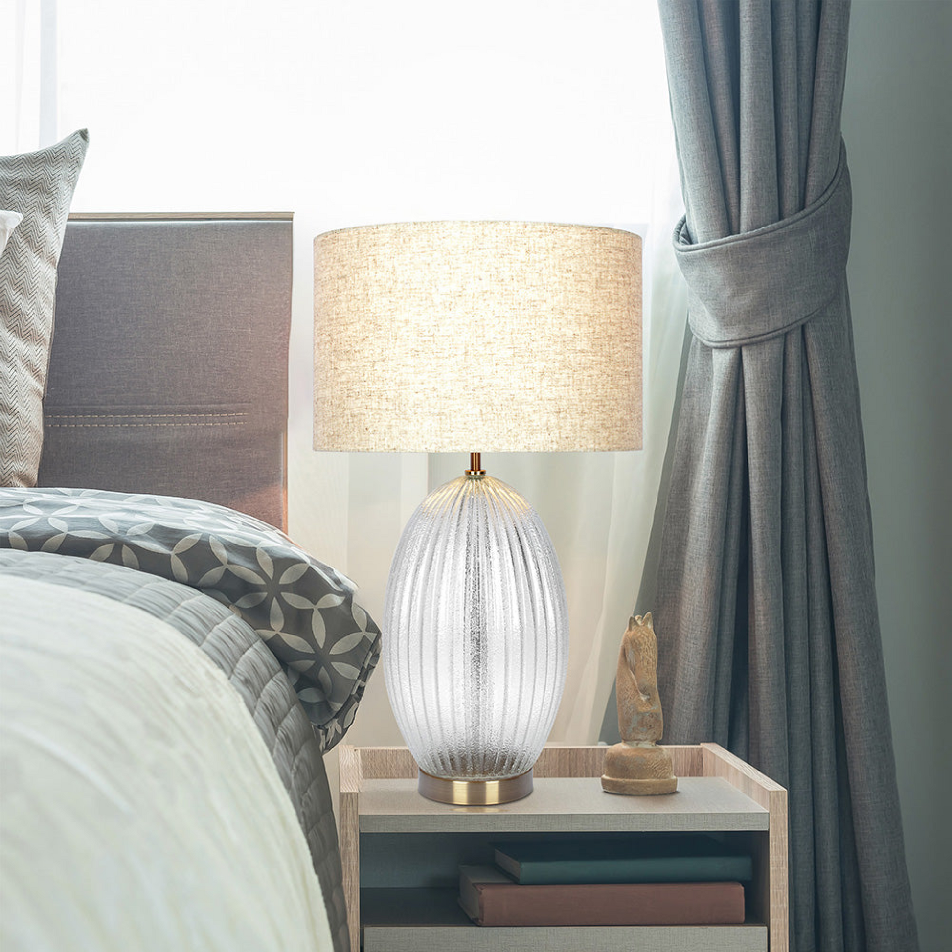 Aurora Ribbed Glass Lamp Base Clear Table Lamp Large Linen Shade Clear,Gold,Natural Table&Floor Lamps Fabric,Glass,Metal