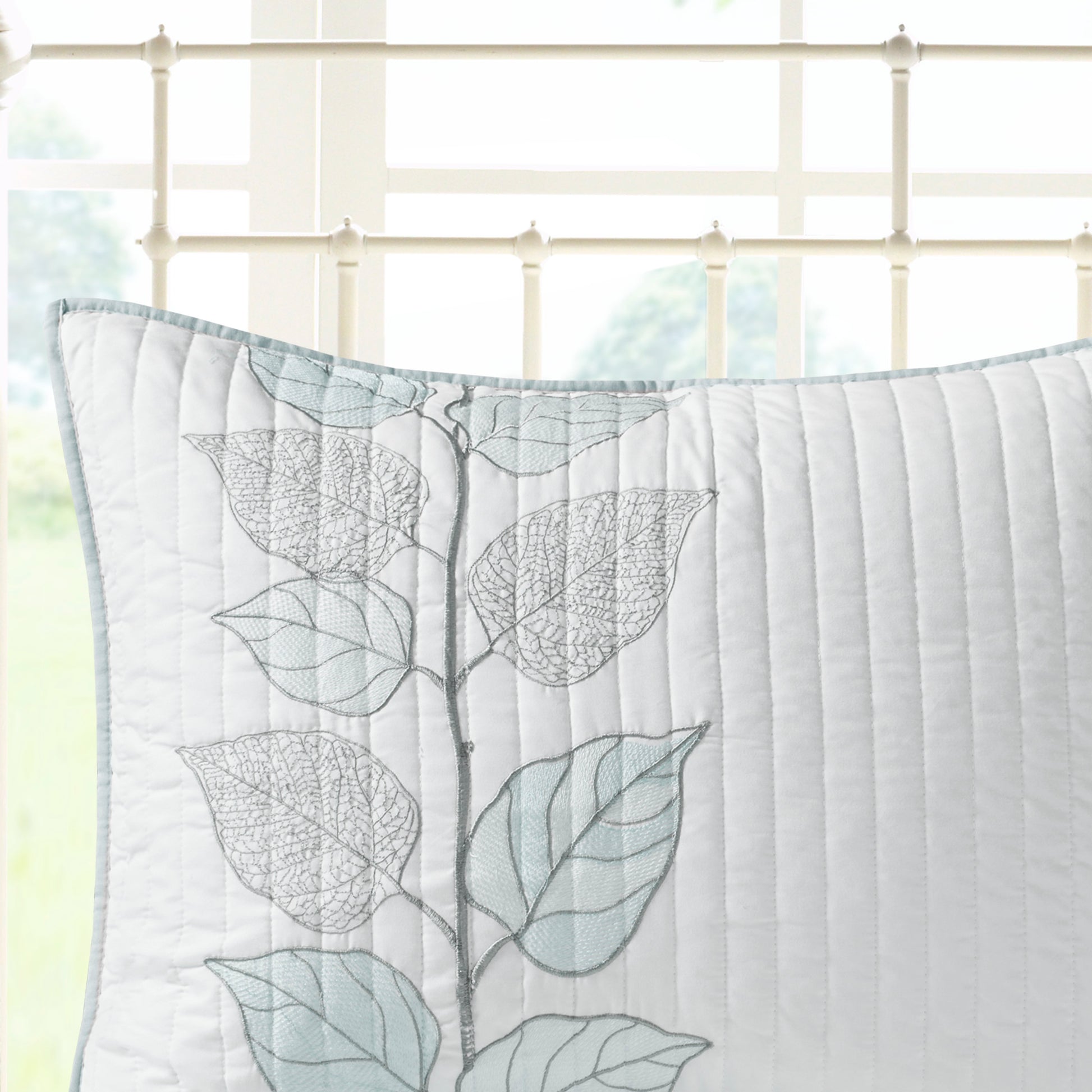 6 Piece Embroidered Quilt Set With Throw Pillows Blue Full Queen Full White Blue Cotton