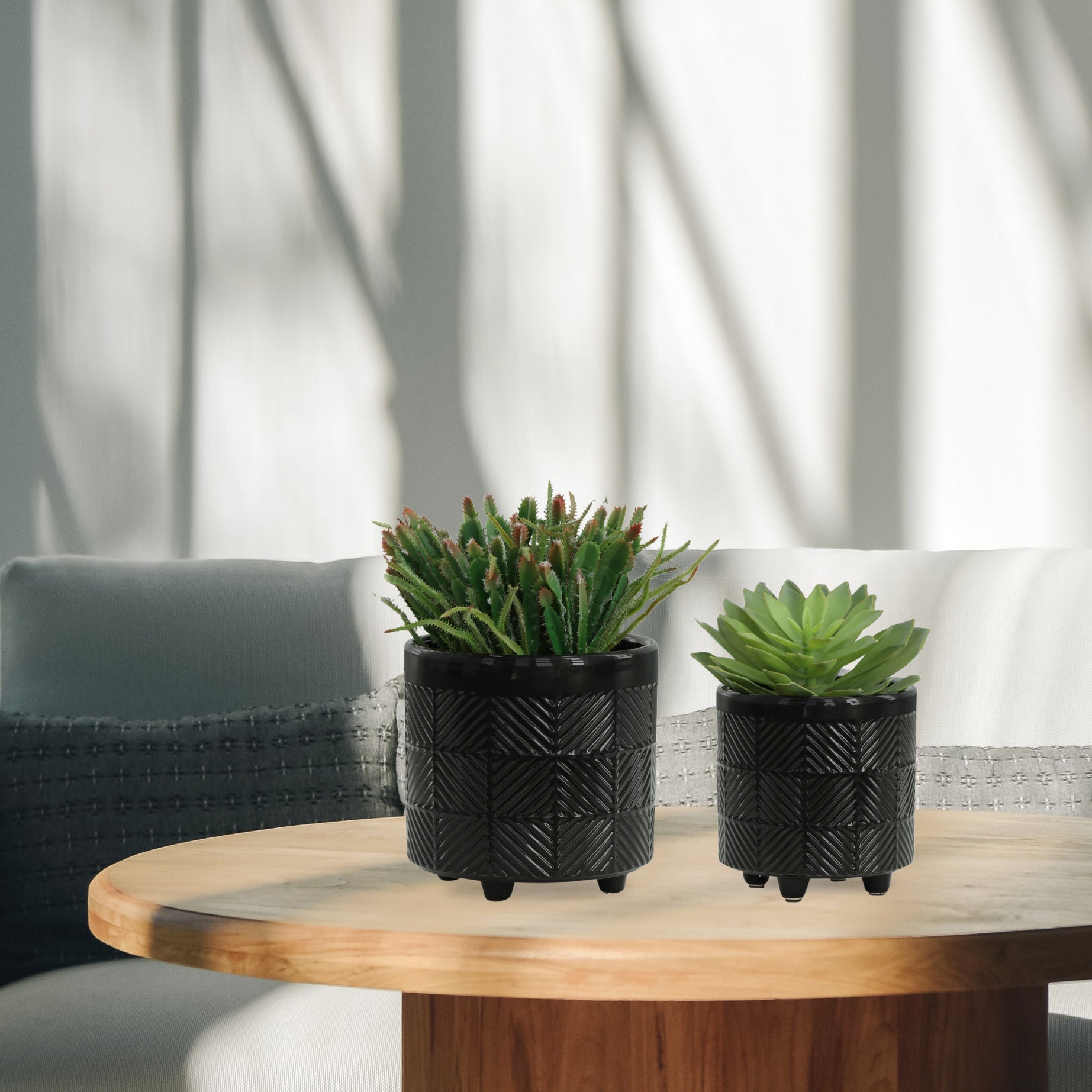 S 2 6 8" Textured Planters, Shiny Black Black Ceramic