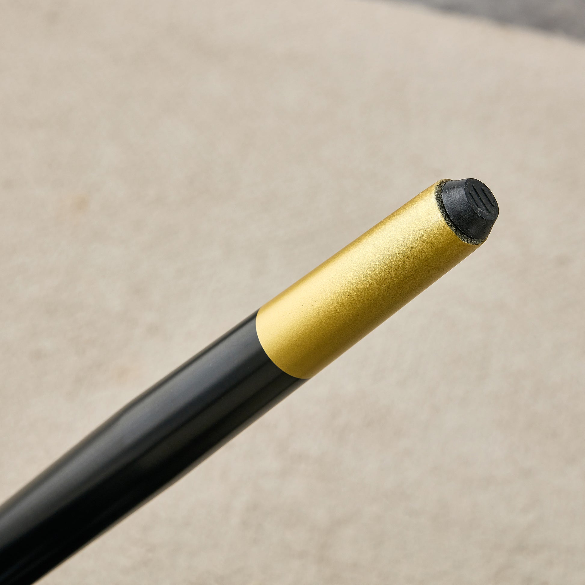 Table And Chair Set.Modern Minimalist Dining Table. White Imitation Marble Pattern Sintered Stone Desktop With Golden Metal Legs.Paried With 4 Comfortable Chairs With Pu Seats And Black Metal Legs.