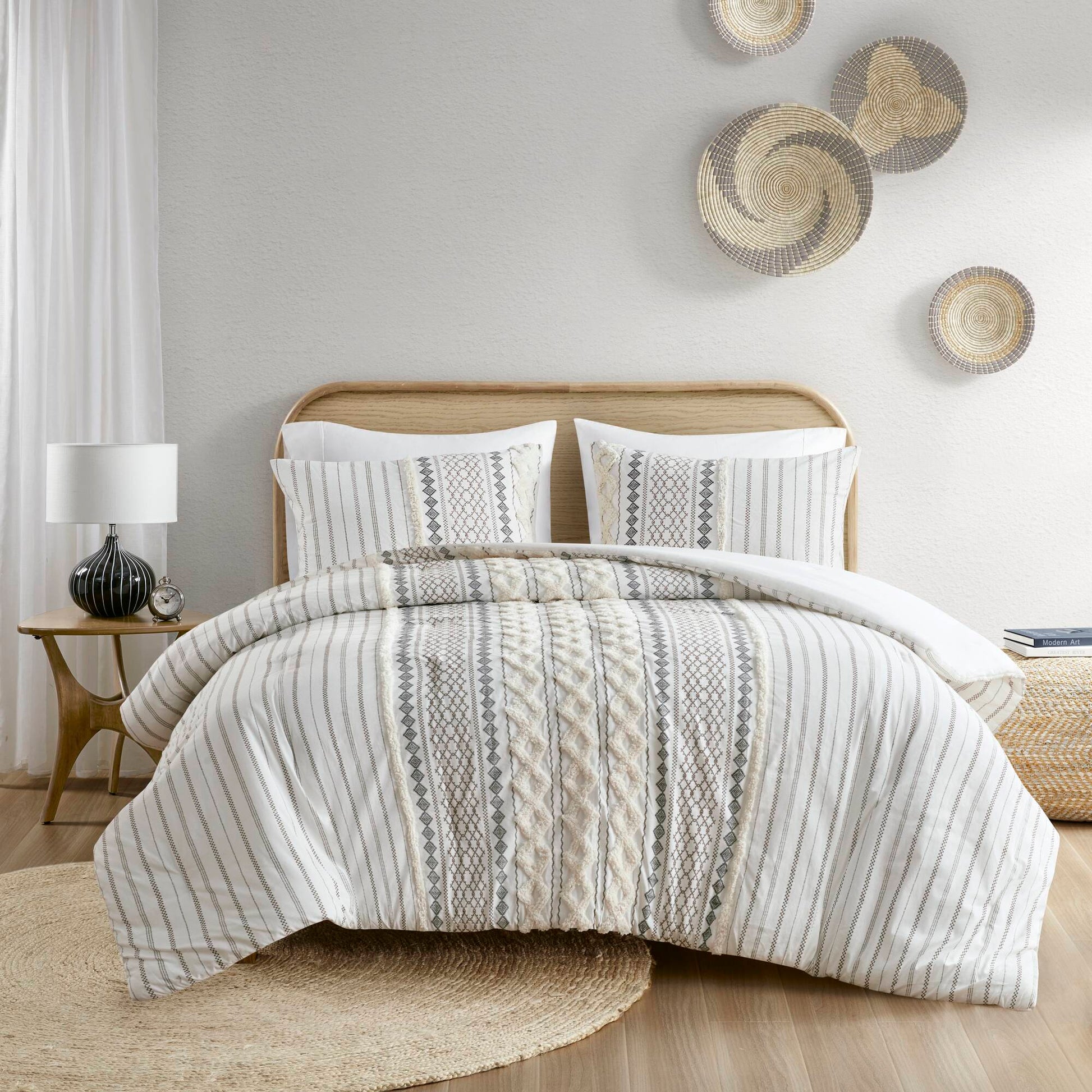 Cotton Printed Comforter Set With Chenille Ivory Full Queen Queen Ivory Cotton