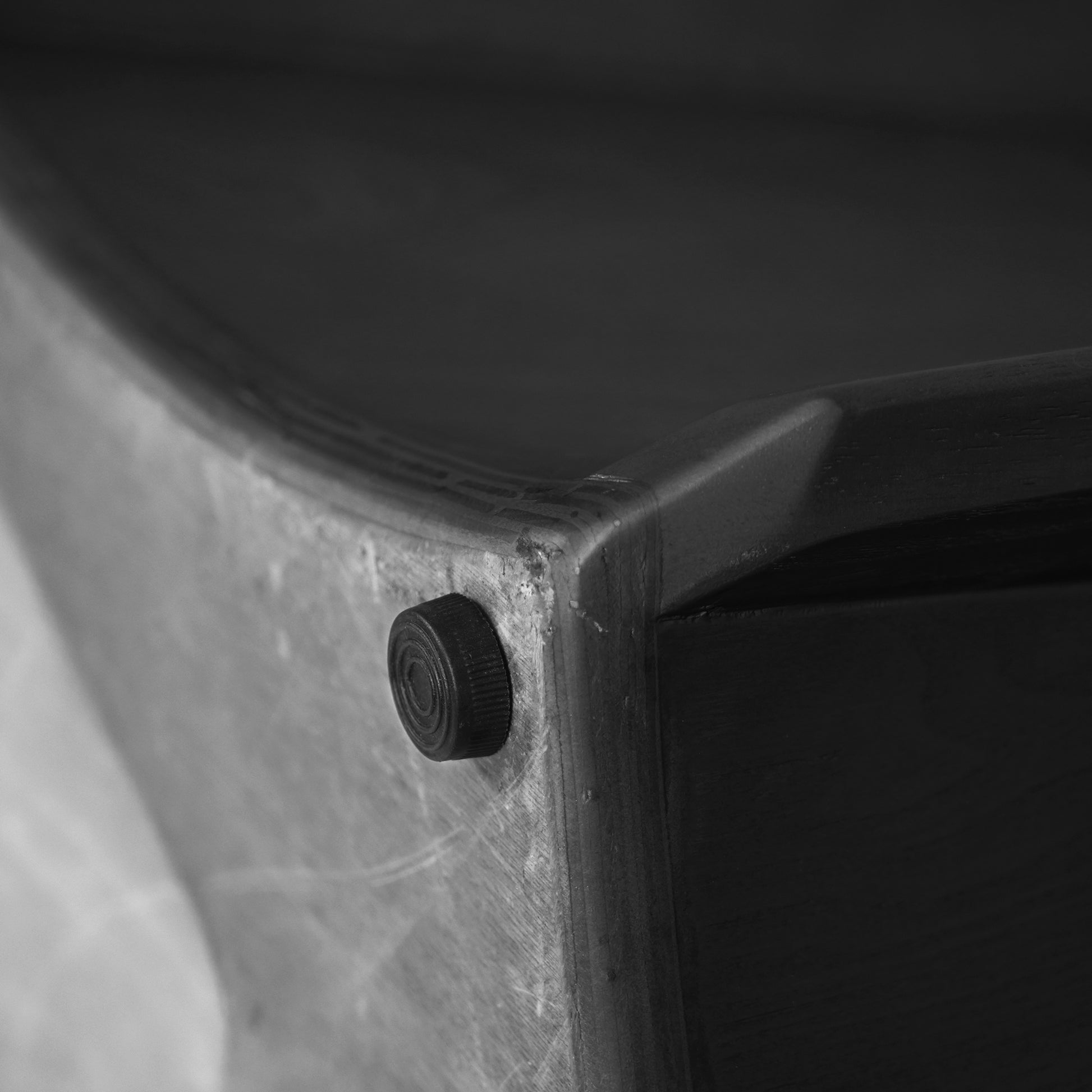 59.05" Round Marble Dining Table With Black Textured Solid Wood Base, Artificial Marble For 6 8 People, 31.5"Black Artificial Stone Turntable,White&Black Dining Table Only Black,White Dining Room