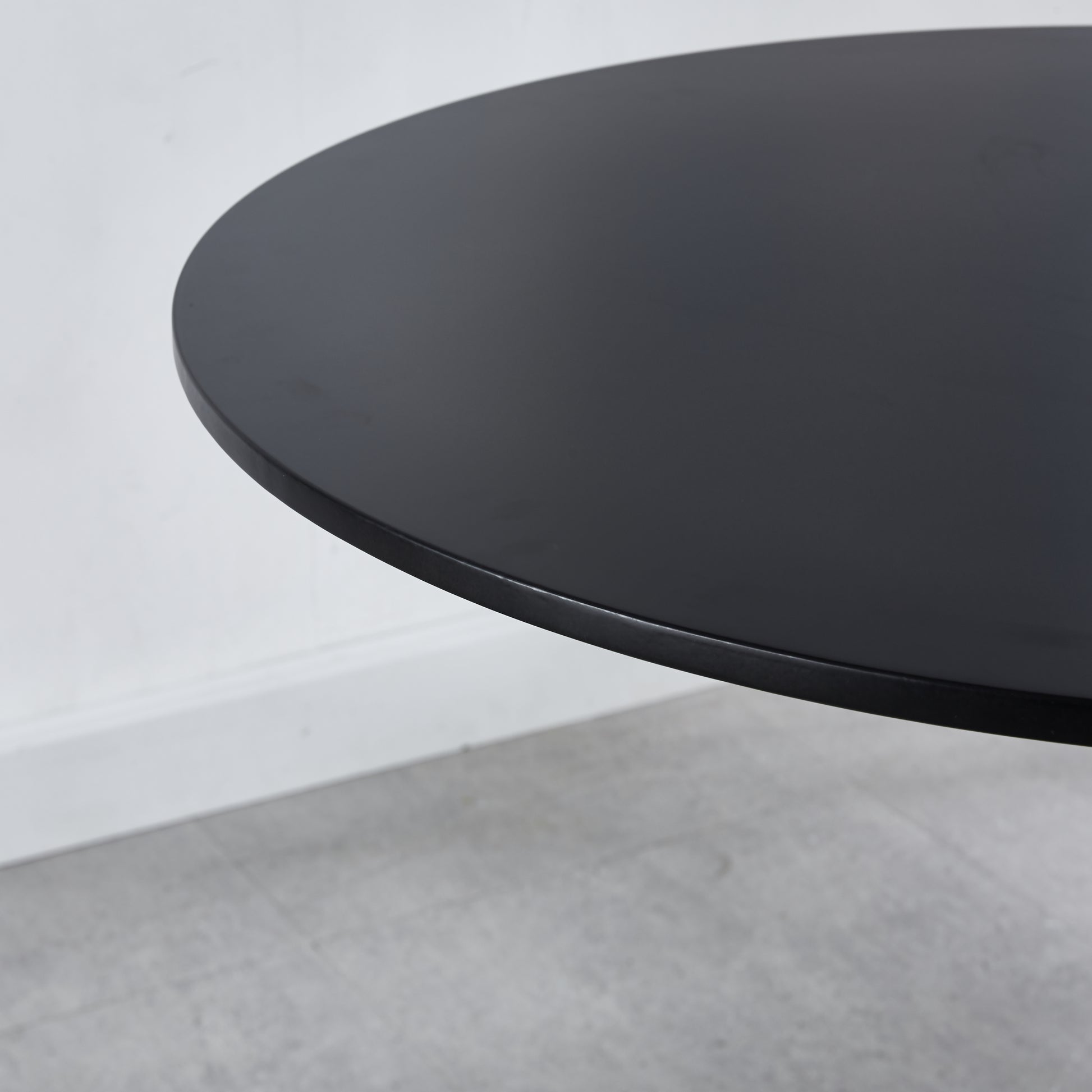 1 4,5Pieces Table And Chair,Black And White Dining Sets,Kitchen Sets,Coffee Sets,Mdf Table And Fabric Chair White Metal