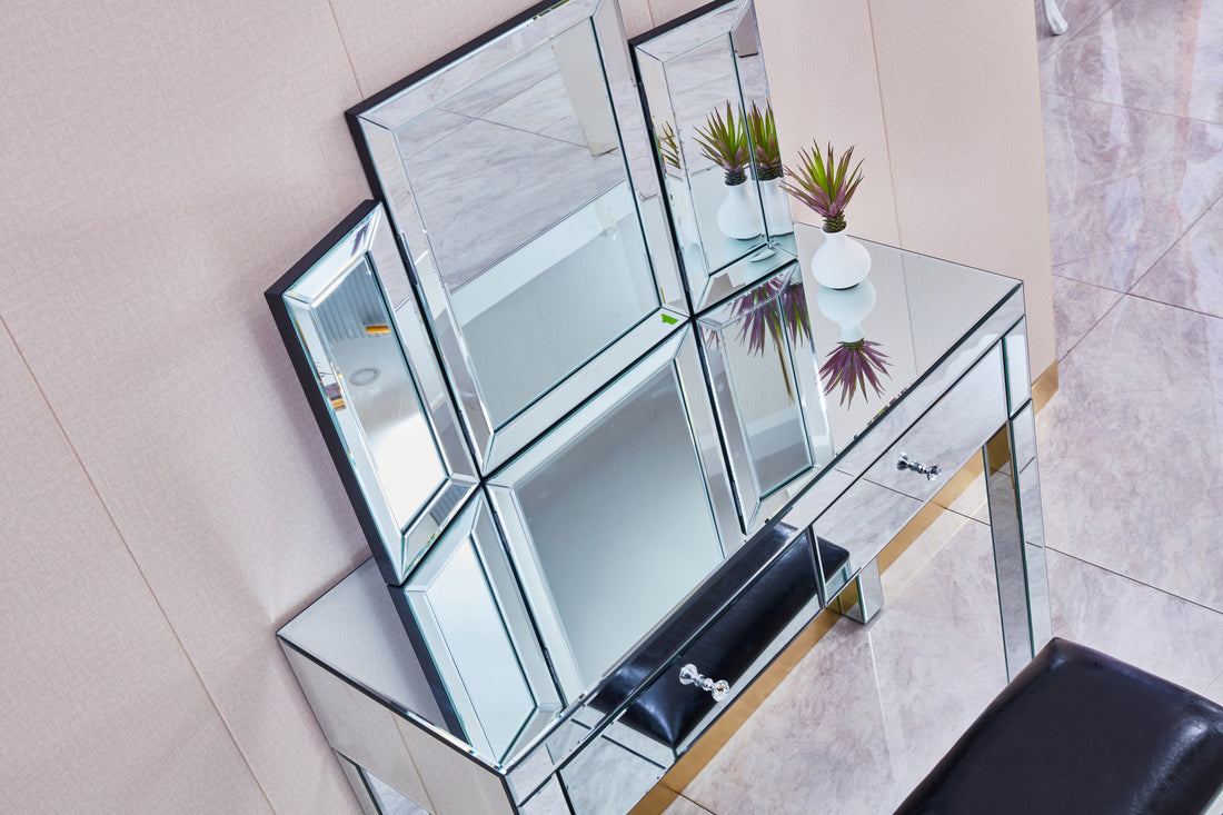 W 39.4 Inch X D 15.7 Inch X H 31.5 Inch Mirror Desktop Dressing Table, 2 Drawer Dressing Table, Suitable For Female And Girl Home Offices Silver Soft Close Drawers Computer Desk Bedroom Modern Freestanding Rectangular Drawers Desk Glossy Mdf Glass