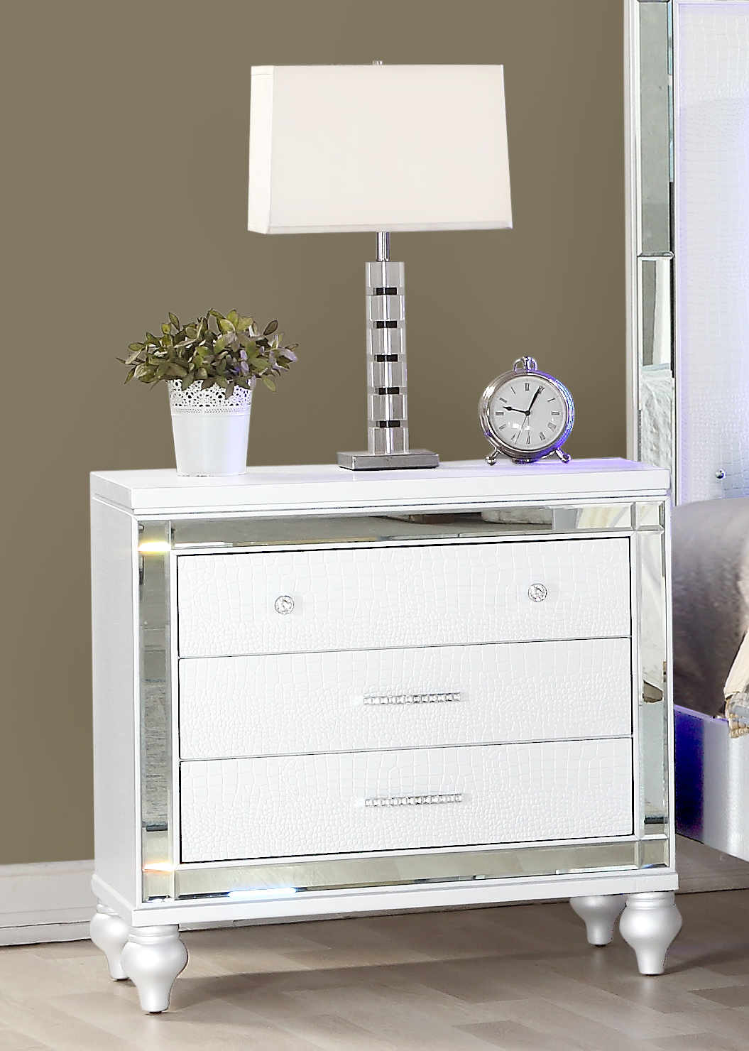 Sterling King 4 Pc Led Bedroom Set Made With Wood In White Color King White Wood 4 Piece Set Bedroom Bed Included,Dresser Included,Mirror Included,Nightstand Included Contemporary,Modern Wood