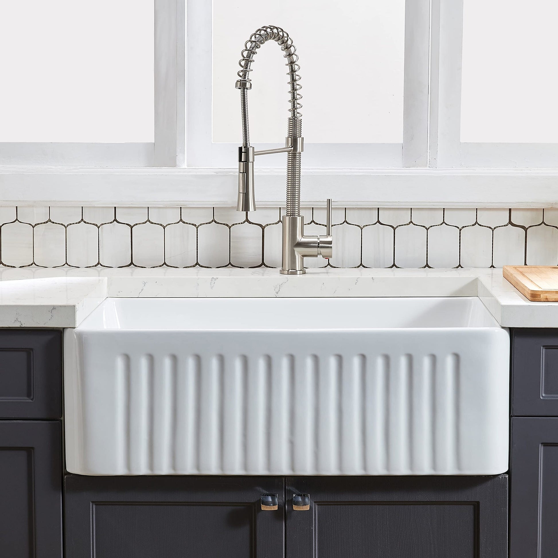 Fireclay 30" L X 18" W Farmhouse Kitchen Sink With Grid And Strainer White Fireclay