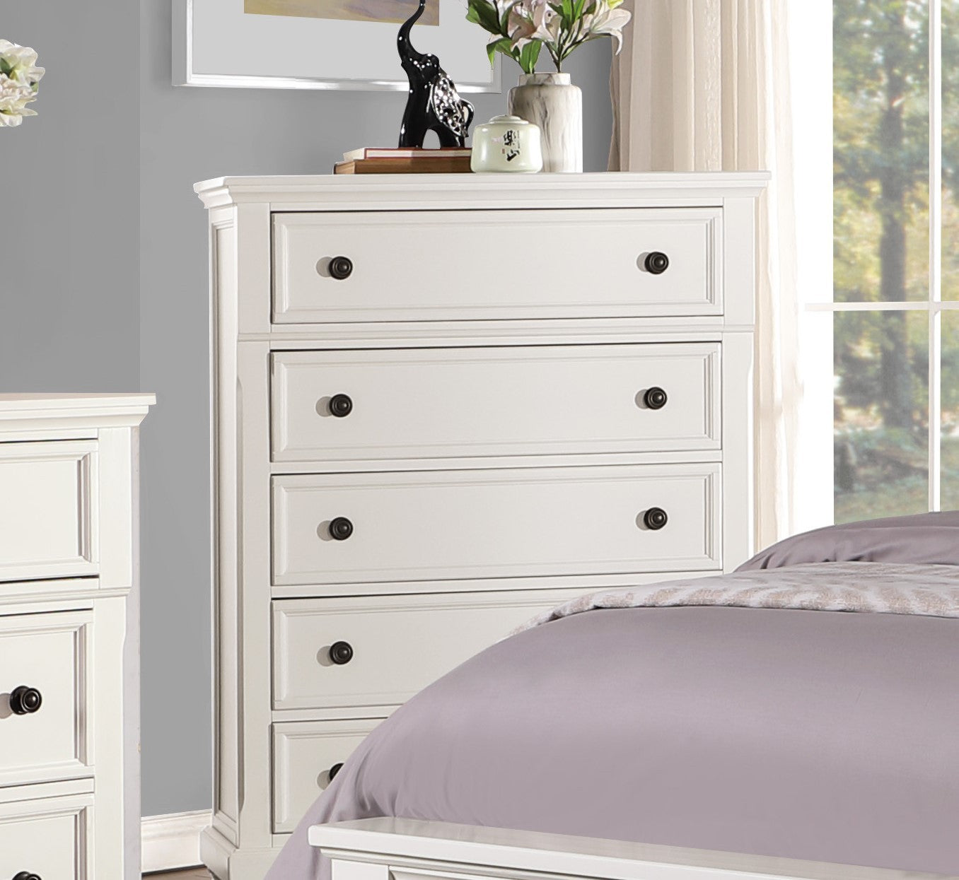 Casual White Finish 1Pc Chest Of Drawers Antique Bronze Tone Knobs Bun Feet Bedroom Furniture White Bedroom Wood