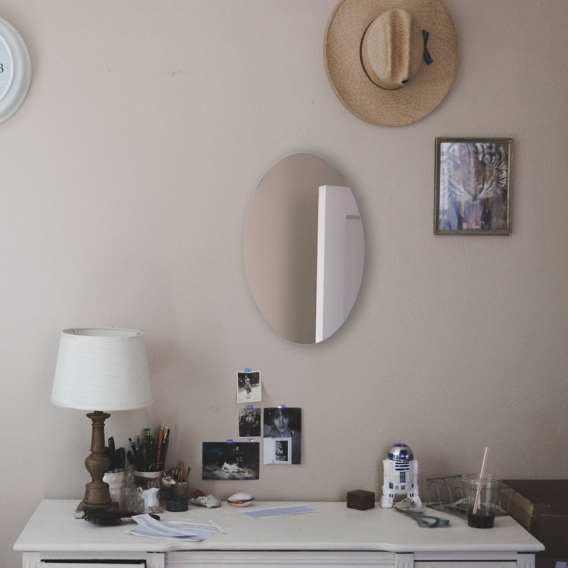 Frameless Beveled Wall Mounted Bathroom Mirror, Hd Makeup Mirror, 25" Round Mirror White Mdf