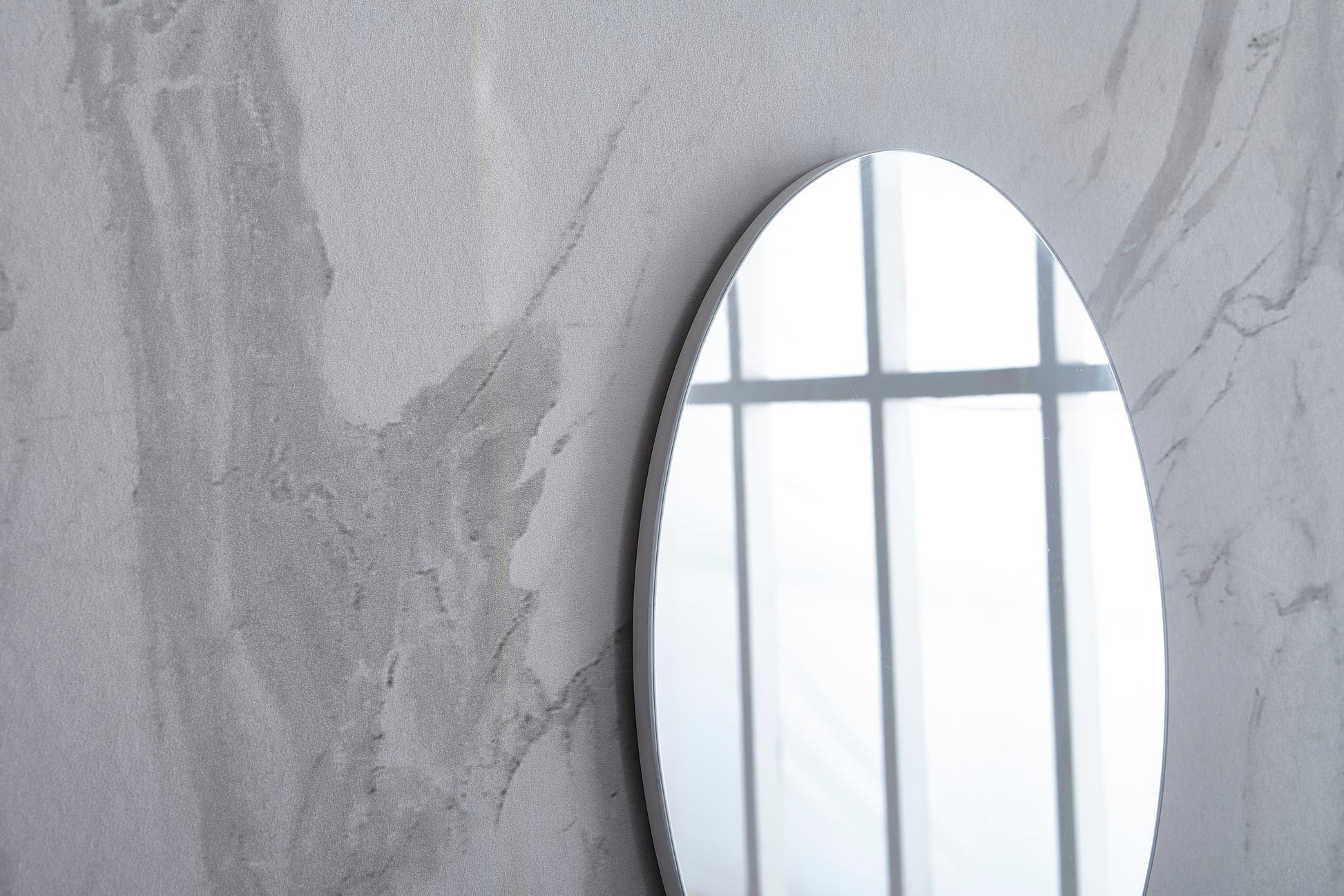 Frameless Beveled Wall Mounted Bathroom Mirror, Hd Makeup Mirror, 25" Round Mirror White Mdf