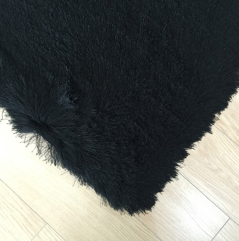 "Fancy Shaggy" Hand Tufted Area Rug Black Polyester