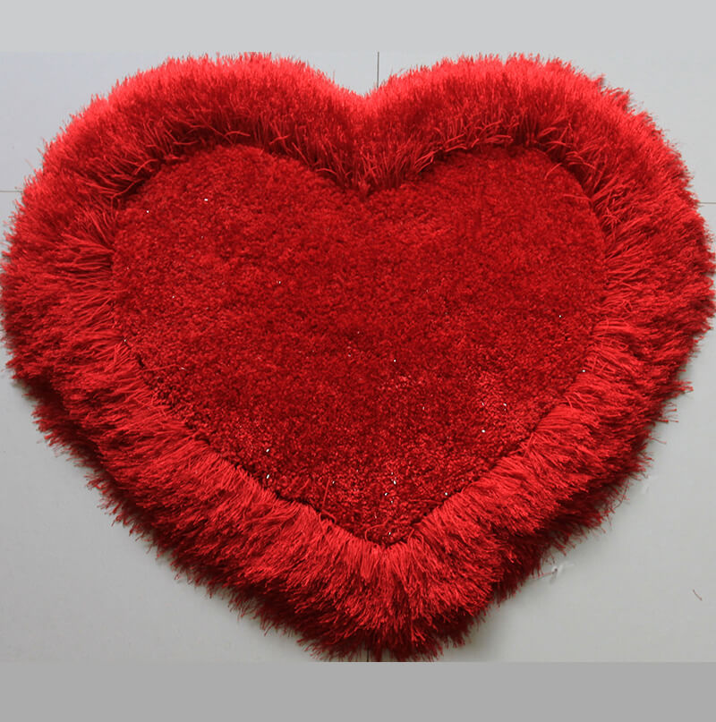 Heart Shape Hand Tufted 4 Inch Thick Shag Area Rug 28 In X 32 In Red Polyester