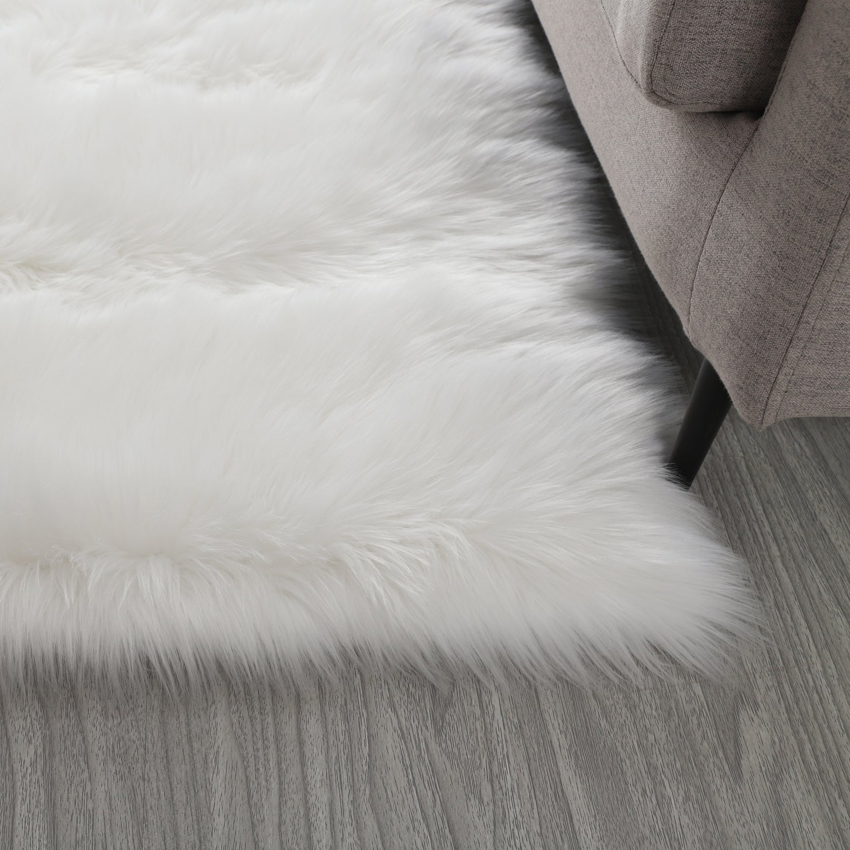 "Cozy Collection" Ultra Soft Fluffy Faux Fur Sheepskin Area Rug White Polyester