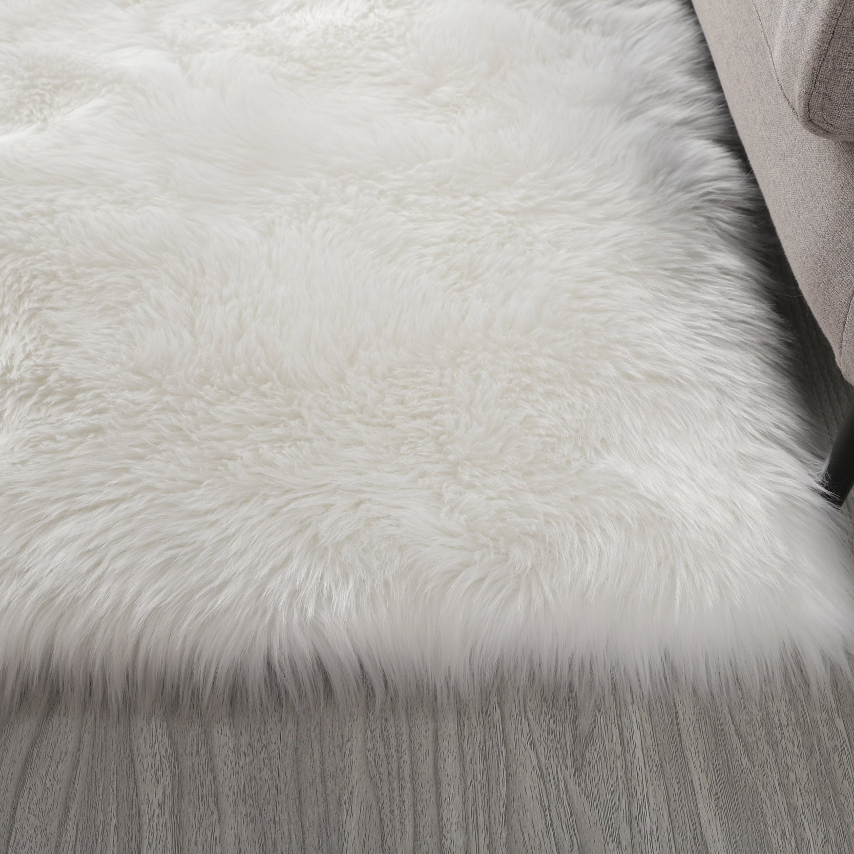 "Cozy Collection" Ultra Soft Fluffy Faux Fur Sheepskin Area Rug White Polyester