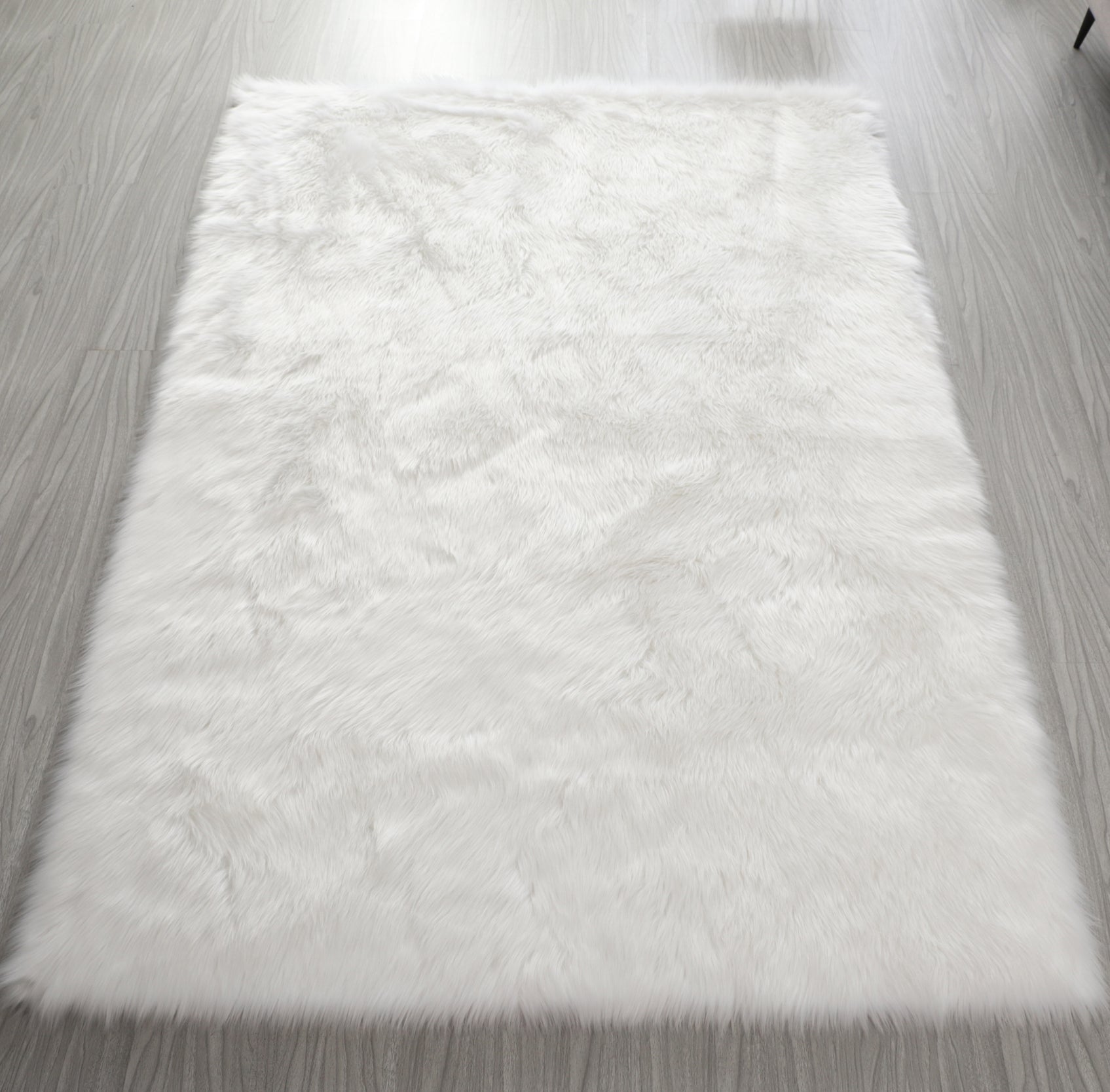 "Cozy Collection" Ultra Soft Fluffy Faux Fur Sheepskin Area Rug White Polyester