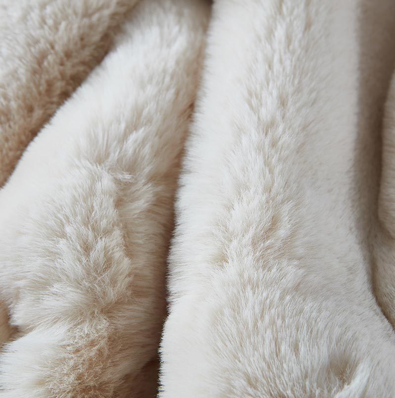 Cassilda Luxury Chinchilla Faux Fur Throw Blanket 50" X 60" Beige Polyester