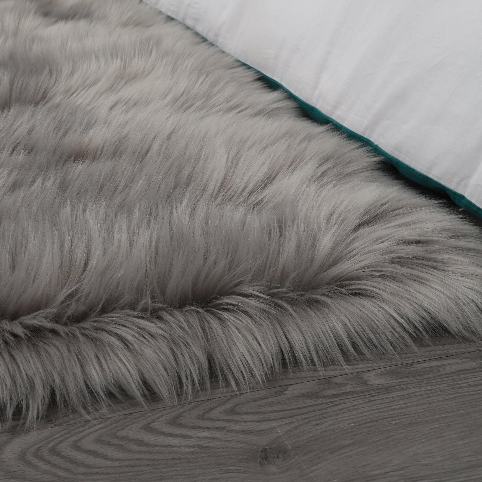 "Cozy Collection" Ultra Soft Fluffy Faux Fur Sheepskin Area Rug Light Grey Polyester