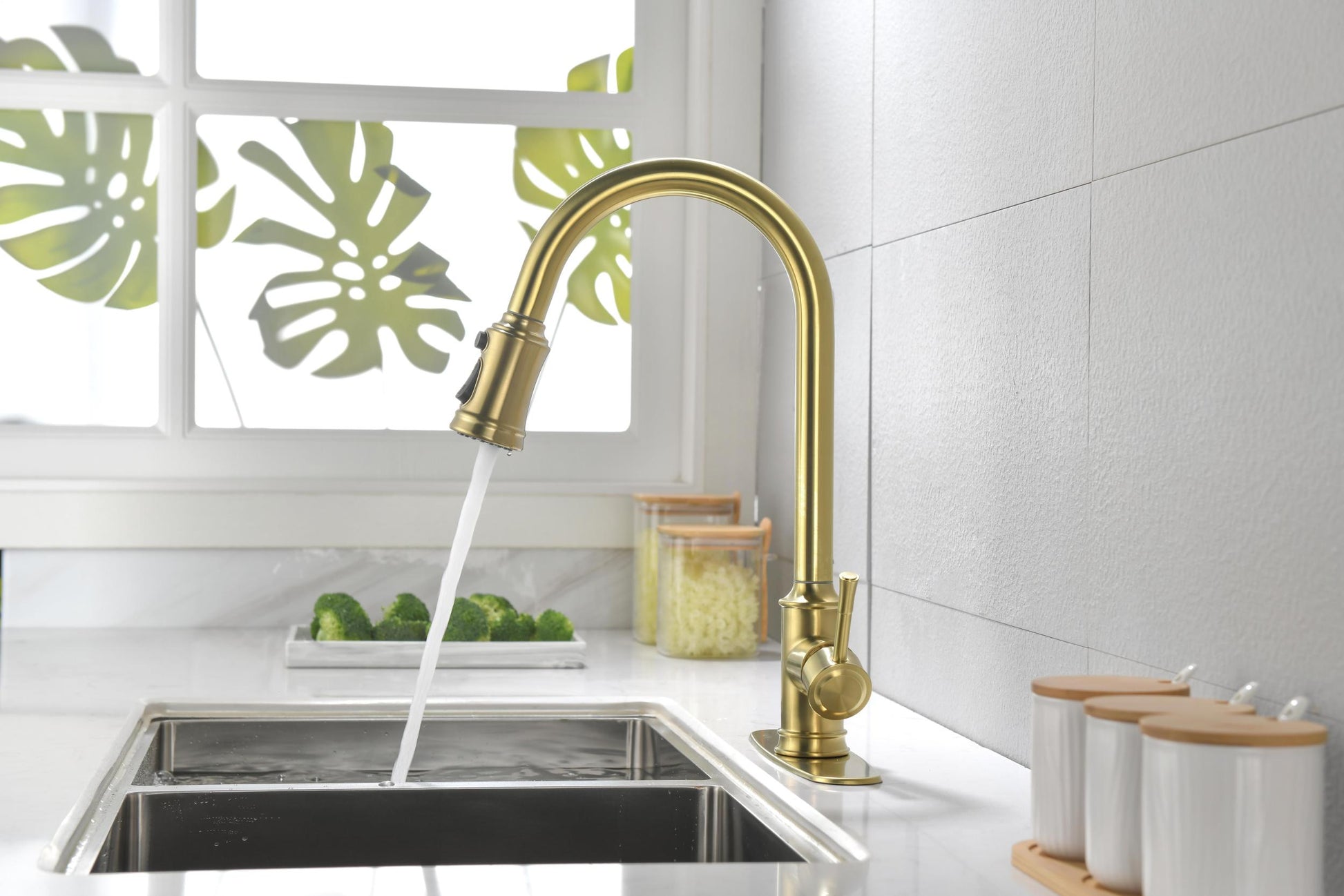 Single Handle High Arc Pull Out Kitchen Faucet,Single Level Stainless Steel Kitchen Sink Faucets With Pull Down Sprayer Brushed Gold Stainless Steel