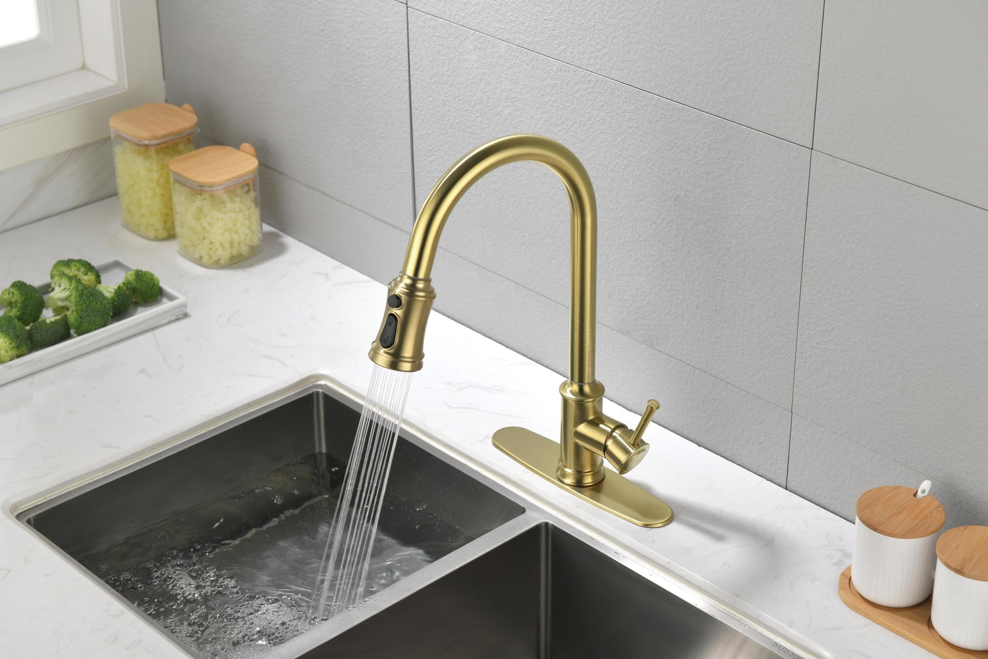 Single Handle High Arc Pull Out Kitchen Faucet,Single Level Stainless Steel Kitchen Sink Faucets With Pull Down Sprayer Brushed Gold Stainless Steel