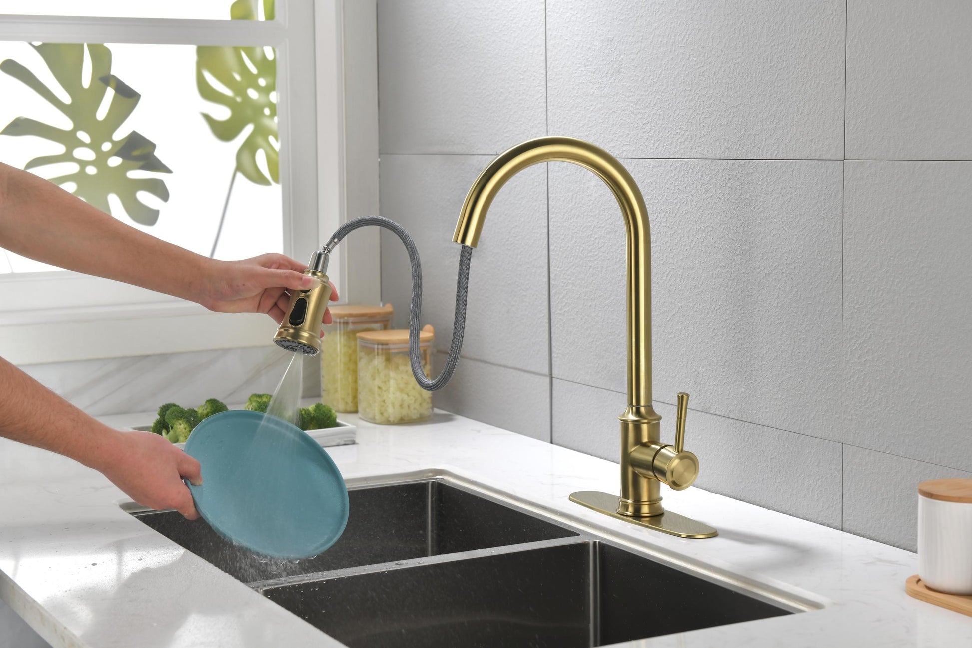 Single Handle High Arc Pull Out Kitchen Faucet,Single Level Stainless Steel Kitchen Sink Faucets With Pull Down Sprayer Brushed Gold Stainless Steel