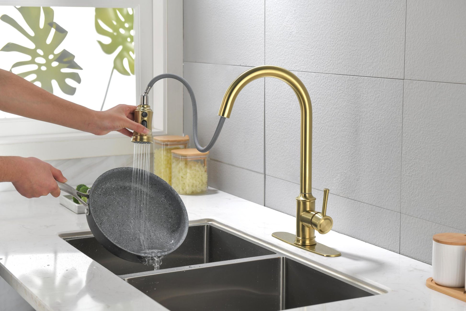 Single Handle High Arc Pull Out Kitchen Faucet,Single Level Stainless Steel Kitchen Sink Faucets With Pull Down Sprayer Brushed Gold Stainless Steel