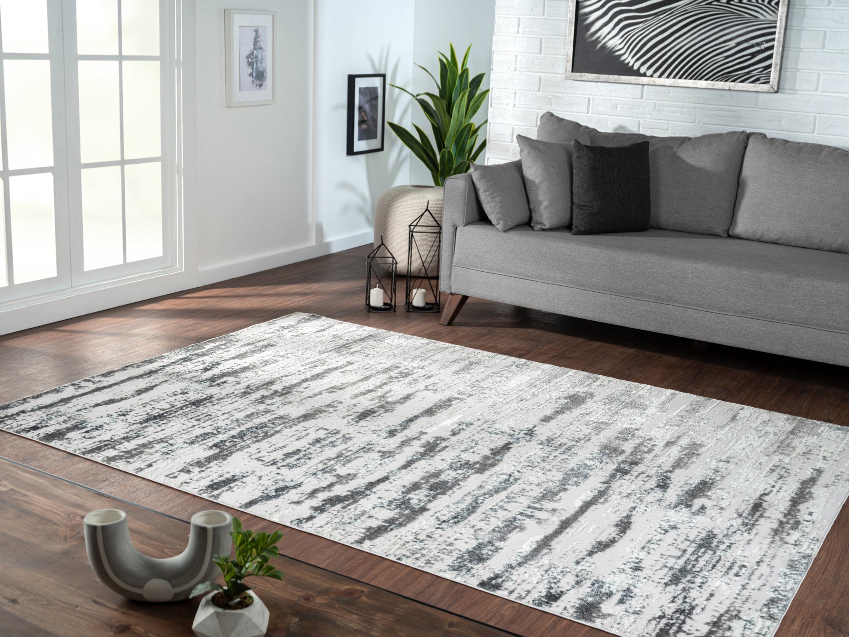 Milano Collection Manhattan Silver Woven Area Rug Grey Polyester