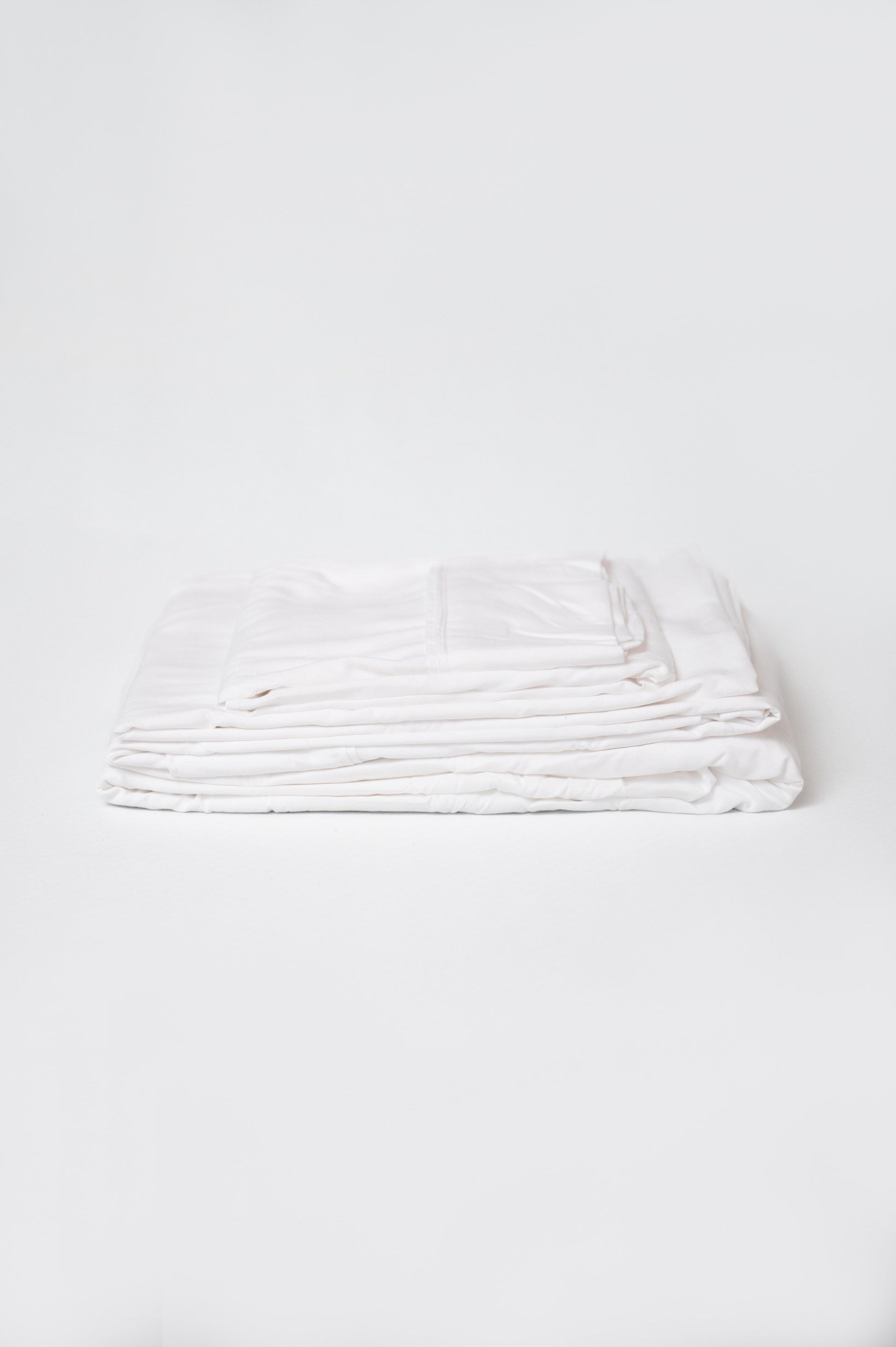 4 Piece White Brushed Microfiber Full Hypoallergenic Sheet Set White Microfiber