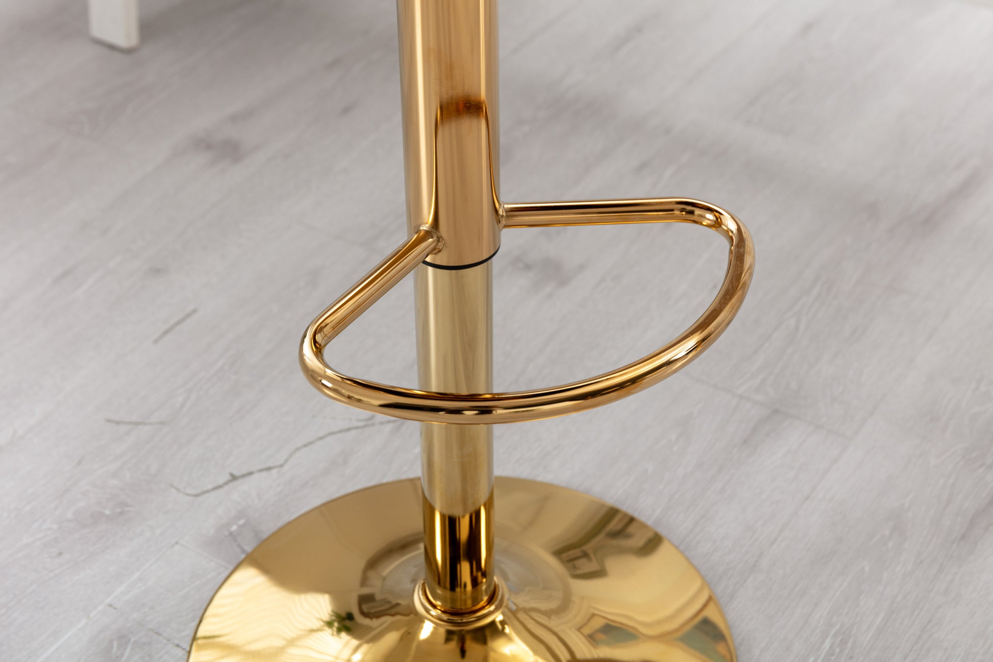 Off White Velvet Bar Chair, Pure Gold Plated, Unique Design,360 Degree Rotation, Adjustable Height,Suitable For Dinning Room And Bar,Set Of 2 Off White Velvet