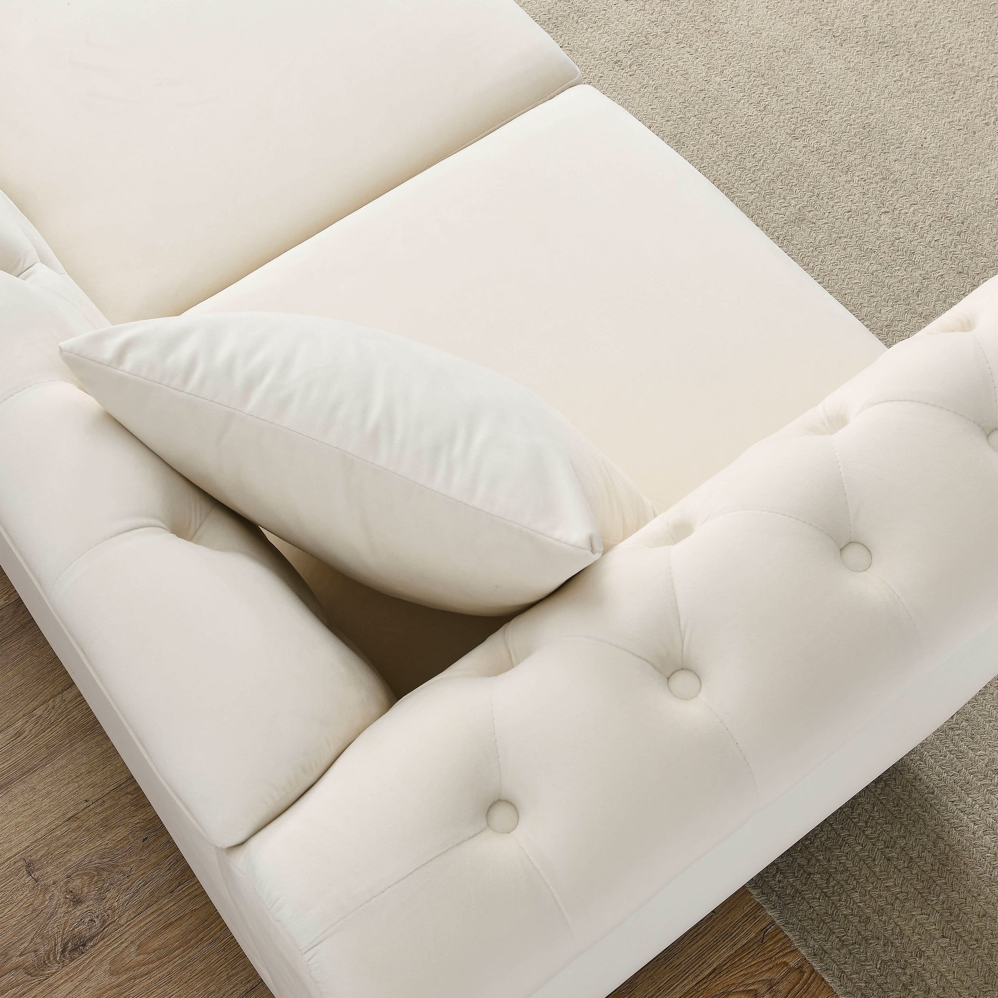Video 80" Chesterfield Sofa Beige Velvet For Living Room, 3 Seater Sofa Tufted Couch With Rolled Arms And For Living Room, Bedroom, Office, Apartment, Two Pillowsw834S00008 Beige Foam Velvet
