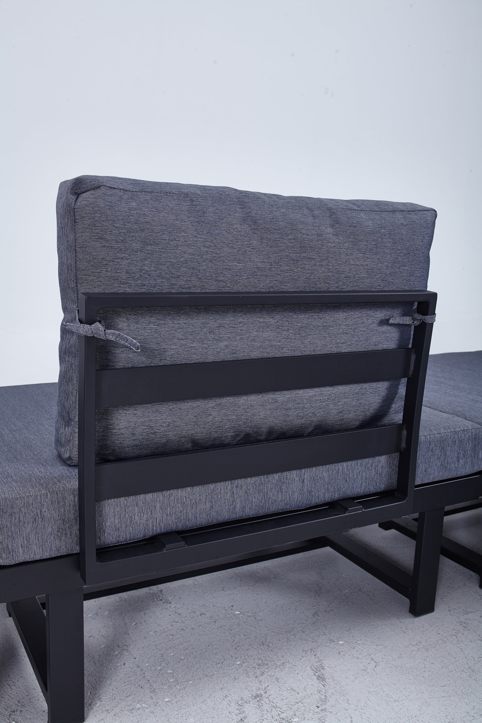 Sigle Sofa Blue Foam Aluminium