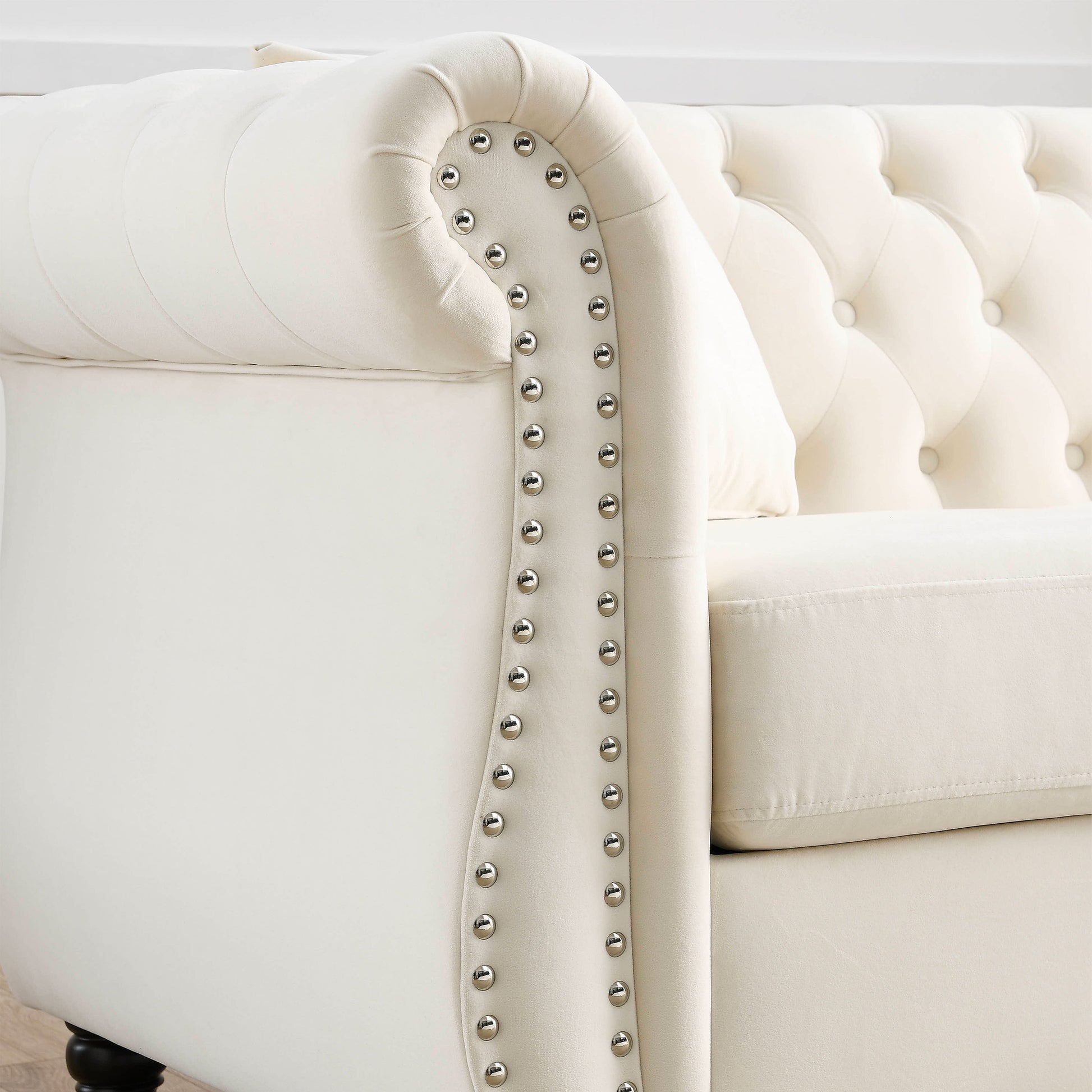 Video 80" Chesterfield Sofa Beige Velvet For Living Room, 3 Seater Sofa Tufted Couch With Rolled Arms And For Living Room, Bedroom, Office, Apartment, Two Pillowsw834S00008 Beige Foam Velvet
