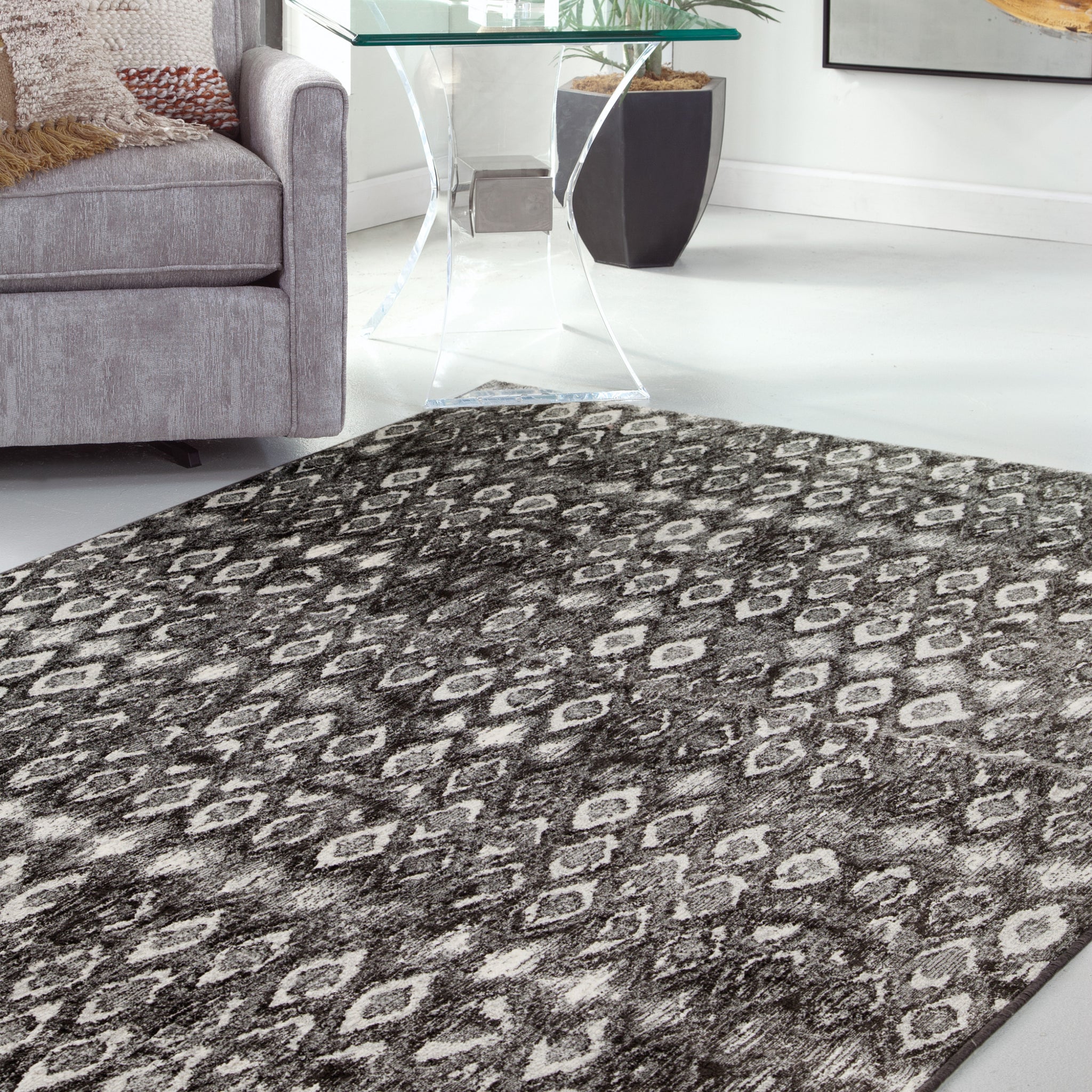 Mabel Charcoal, Grey, And Ivory Area Rug 5X8 Charcoal Grey Viscose