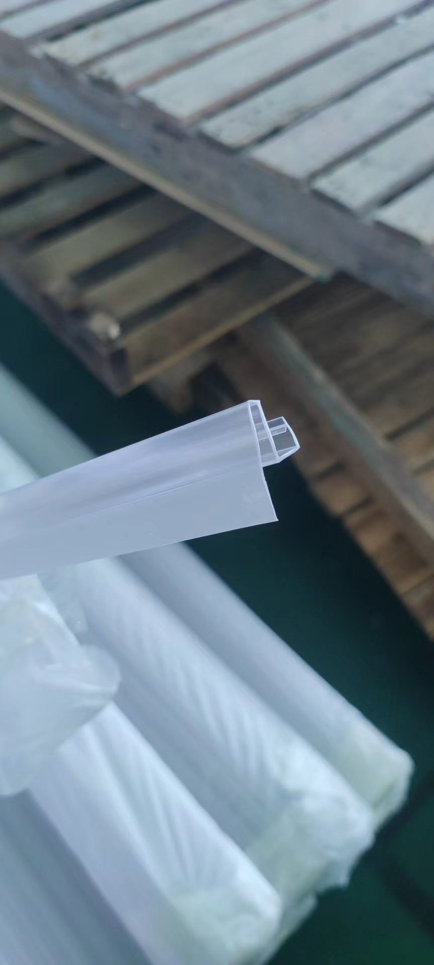 Bottom Sweep Seal Kit Only, 22D03P14 White Plastic