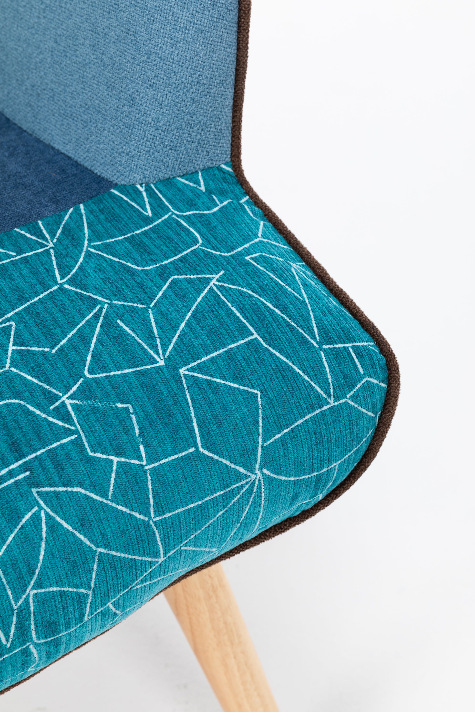 Modern Patchwork Accent Chair With Solid Wood Armrest And Feet, Mid Century Modern Accent Sofa, Fabric Sofa Chair For Living Room Bedroom Studio, Comfy Side Armchair For Bed Antique Blue Foam Linen