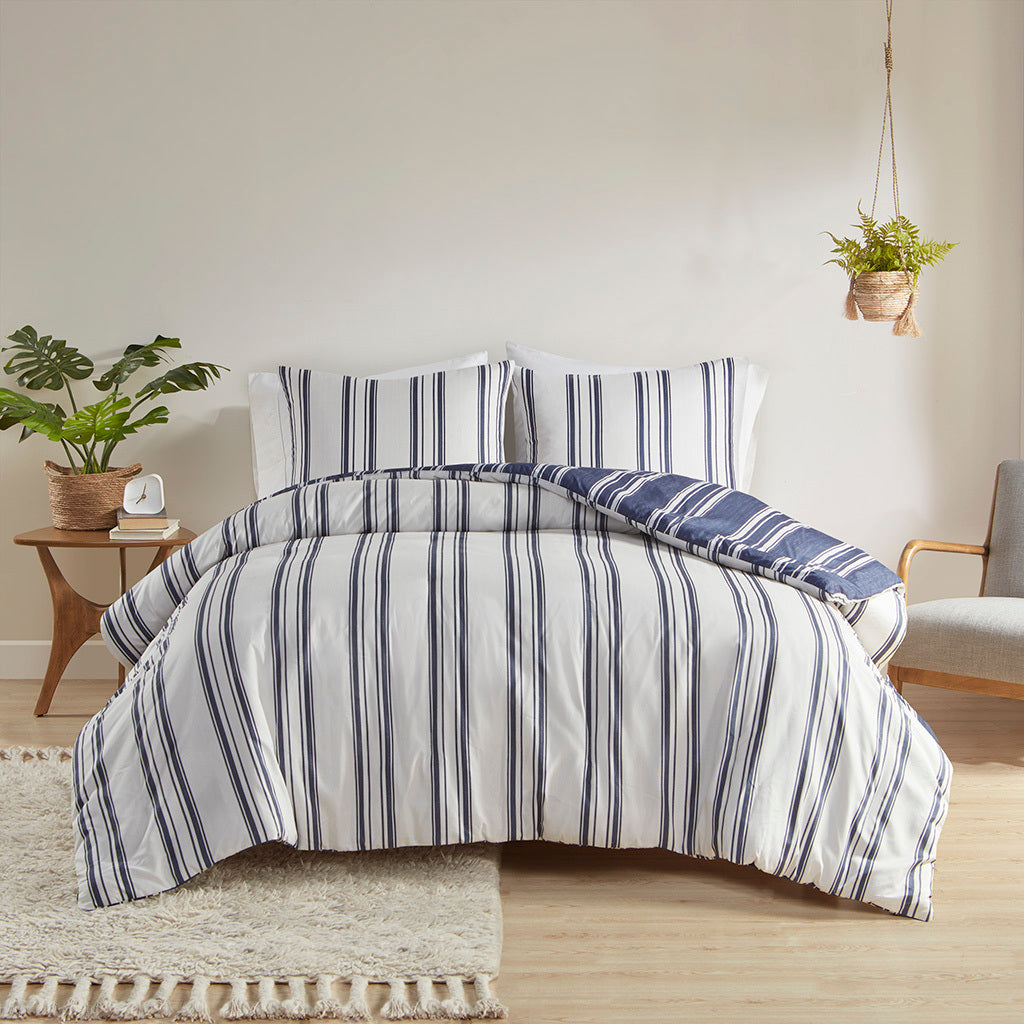 Striped Reversible Comforter Set King Navy Polyester