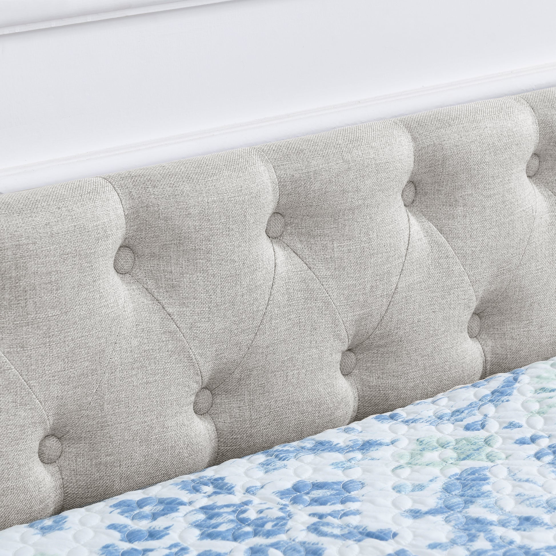Queen Size Daybed With Drawers Upholstered Tufted Sofa Bed,With Button On Back And Copper Nail On Waved Shape Arms, Beige 84.5"X63.5"X26.5" Beige Linen