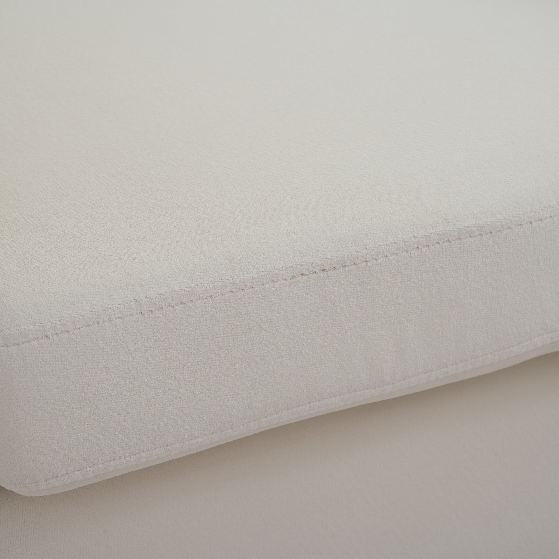 27.36" Wide Swivel Chair White Polyester