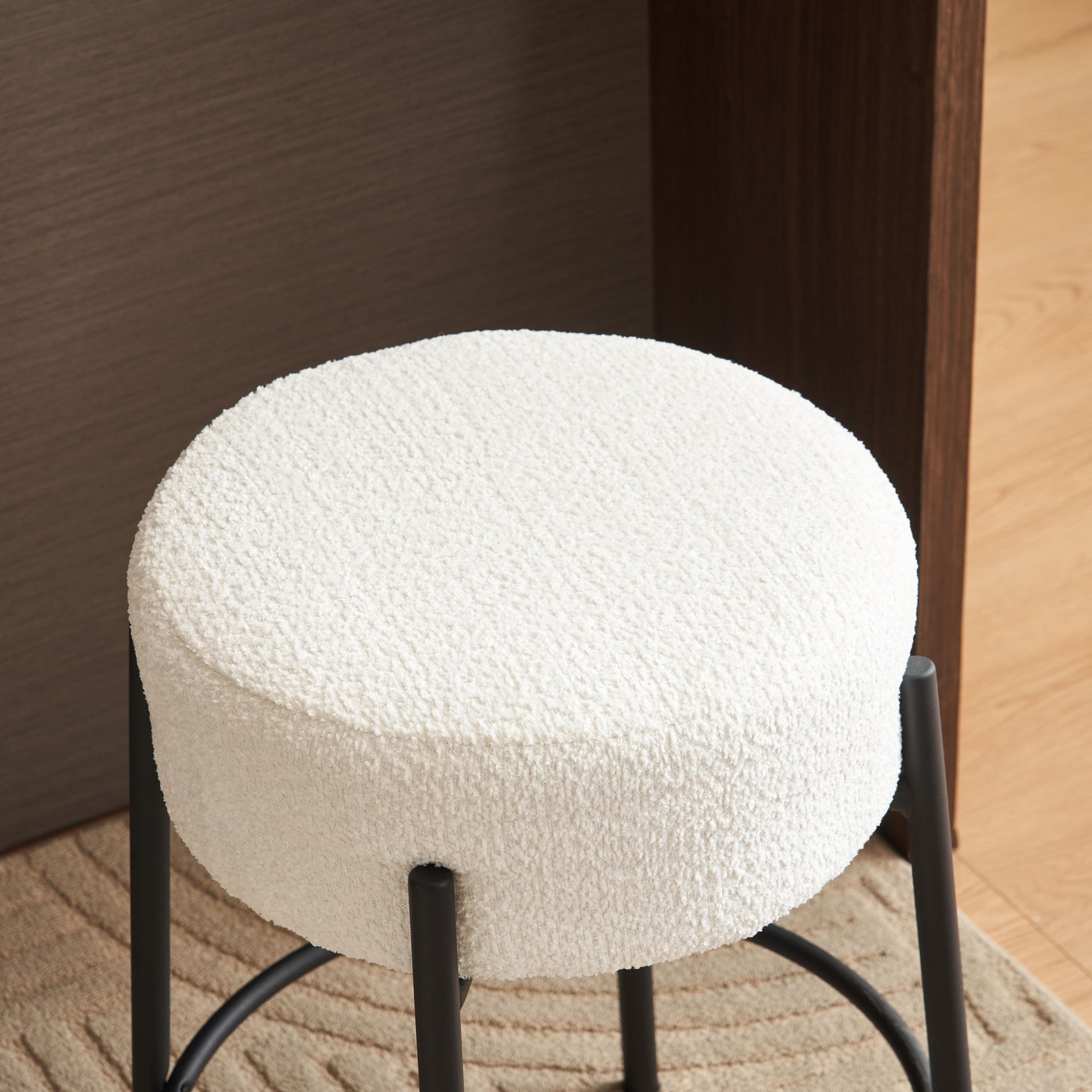 24" Tall, Round Bar Stools, Set Of 2 Contemporary Upholstered Dining Stools For Kitchens, Coffee Shops And Bar Stores Includes Sturdy Hardware Support Legs Beige Foam