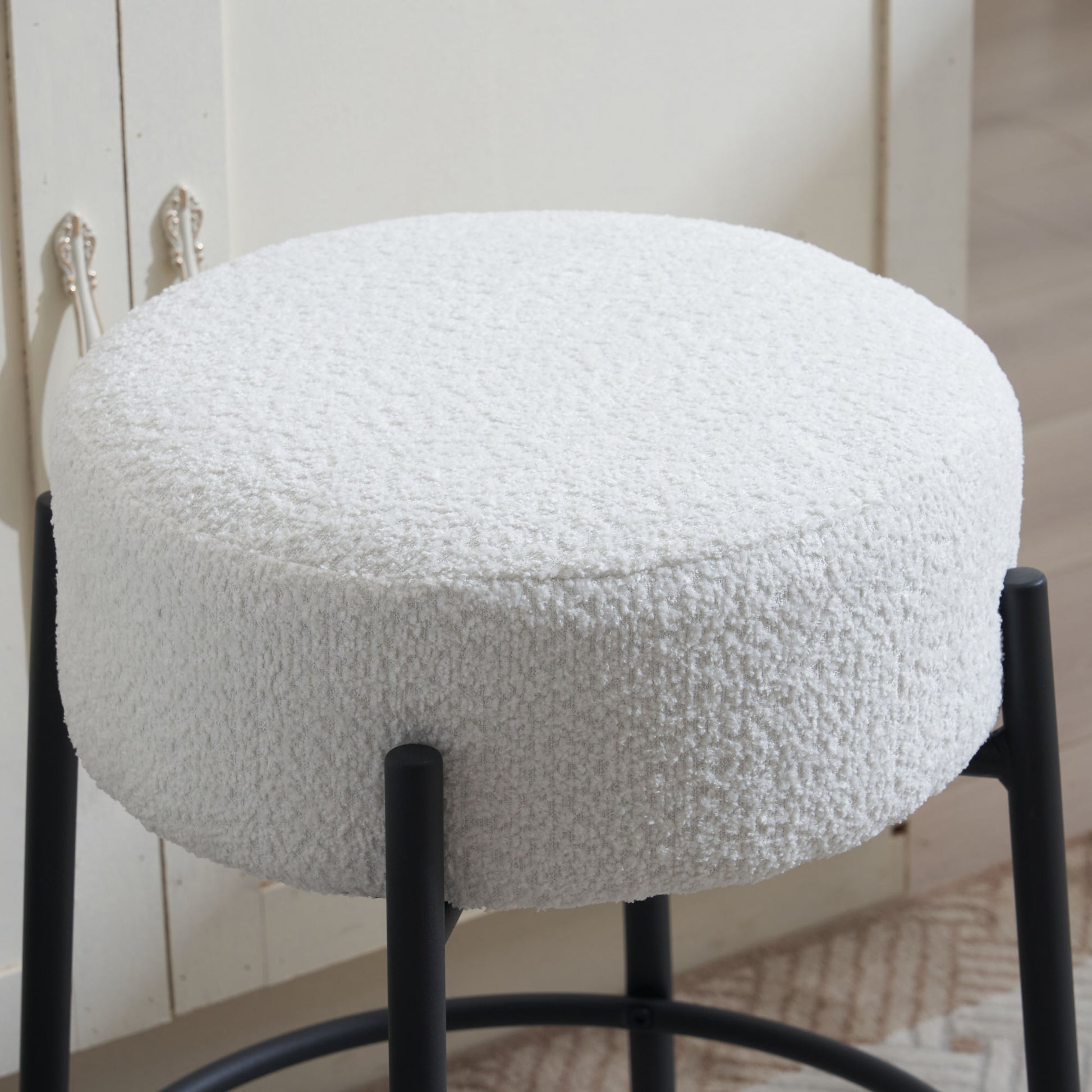 24" Tall, Round Bar Stools, Set Of 2 Contemporary Upholstered Dining Stools For Kitchens, Coffee Shops And Bar Stores Includes Sturdy Hardware Support Legs Beige Foam