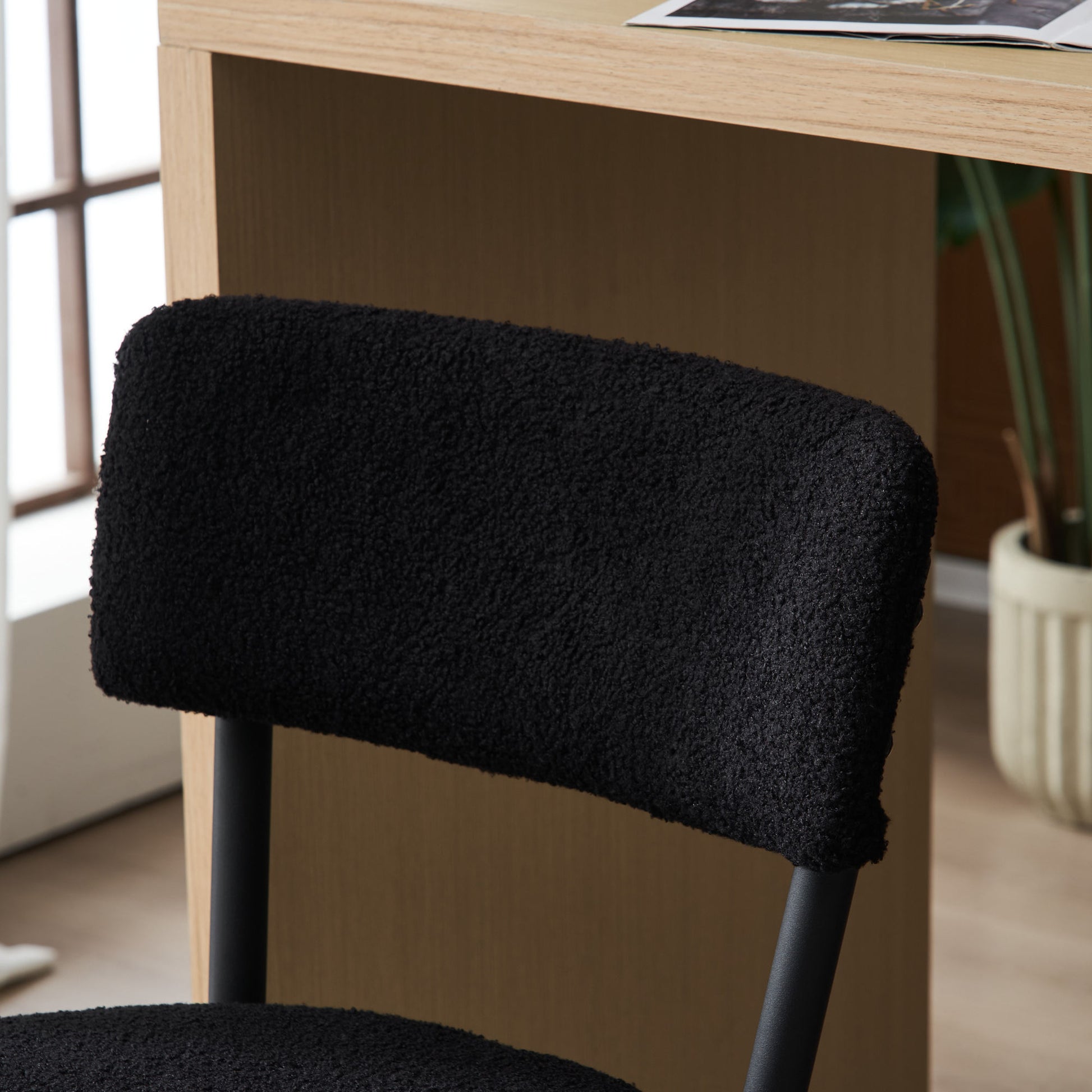 Set Of 2 Modern Teddy Fabric Upholstered Bar Stools Metal Base High Stool Suitable For Kitchen, Dining And Living Room Black Stylish And Comfortable Island Seating Black Metal