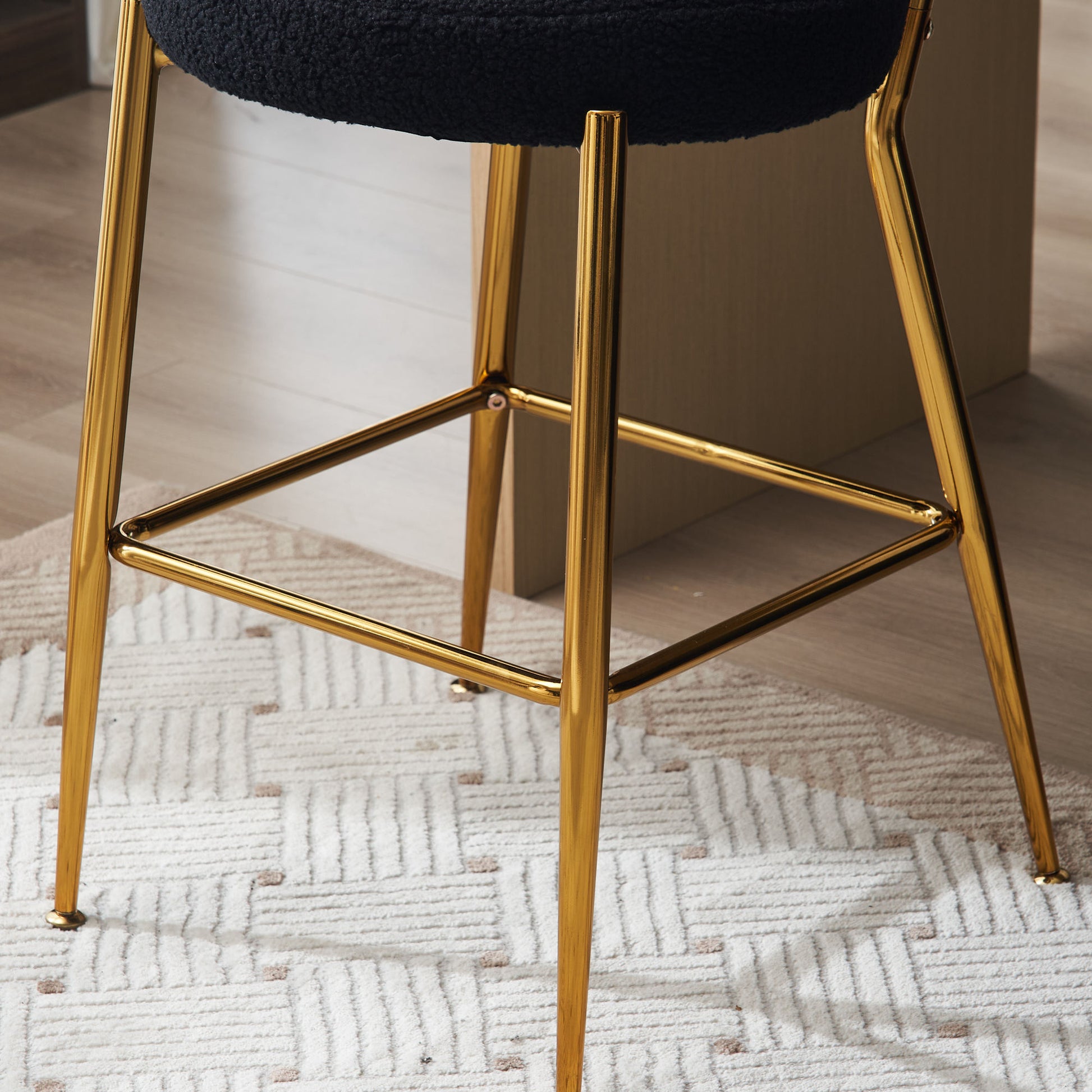 Set Of 4 Modern Teddy Fabric Upholstered Bar Stools Metal Base High Stool Suitable For Kitchen, Dining And Living Room Black Stylish And Comfortable Island Seating Black Metal