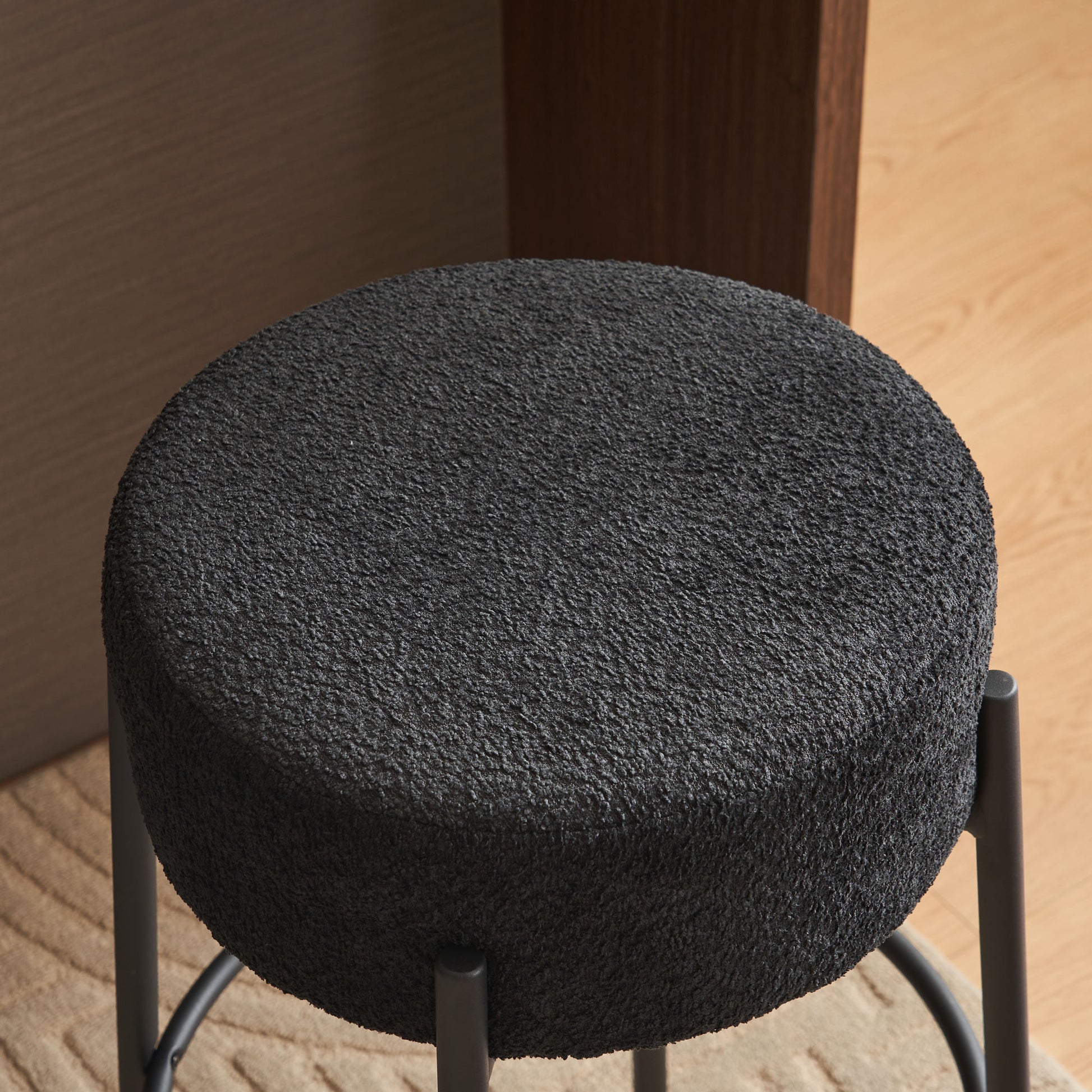 30" Tall, Round High Bar Stools, Set Of 2 Contemporary Upholstered Dining Stools For Kitchens, Coffee Shops And Bar Stores Includes Sturdy Hardware Support Legs Black Foam