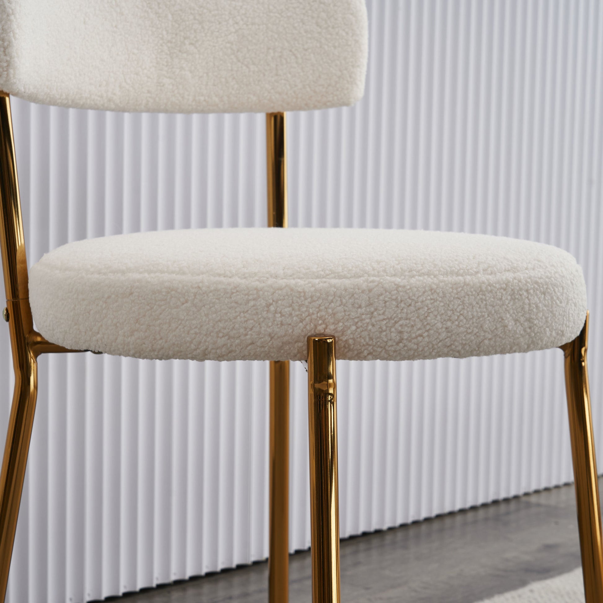 Set Of 2 Mid Century Modern Dining Chairs Teddy Fabric Upholstered Curved Back Metal Frame Beige Elegant And Comfortable Kitchen Chairs Beige Metal