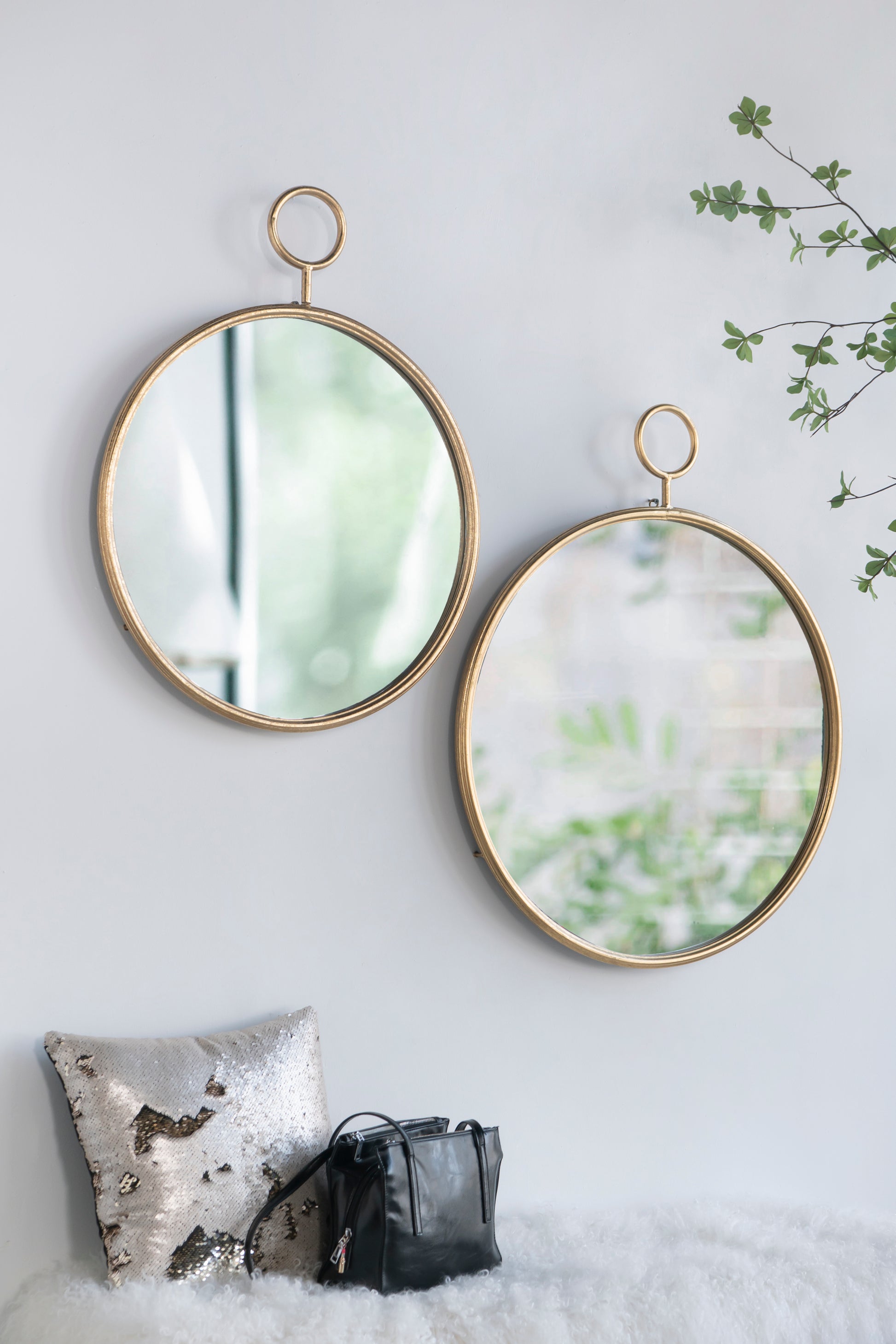 22" X 28" Circle Wall Mirror With Gold Iron Frame, Accent Mirror For Living Room, Entryway, Office Gold Iron