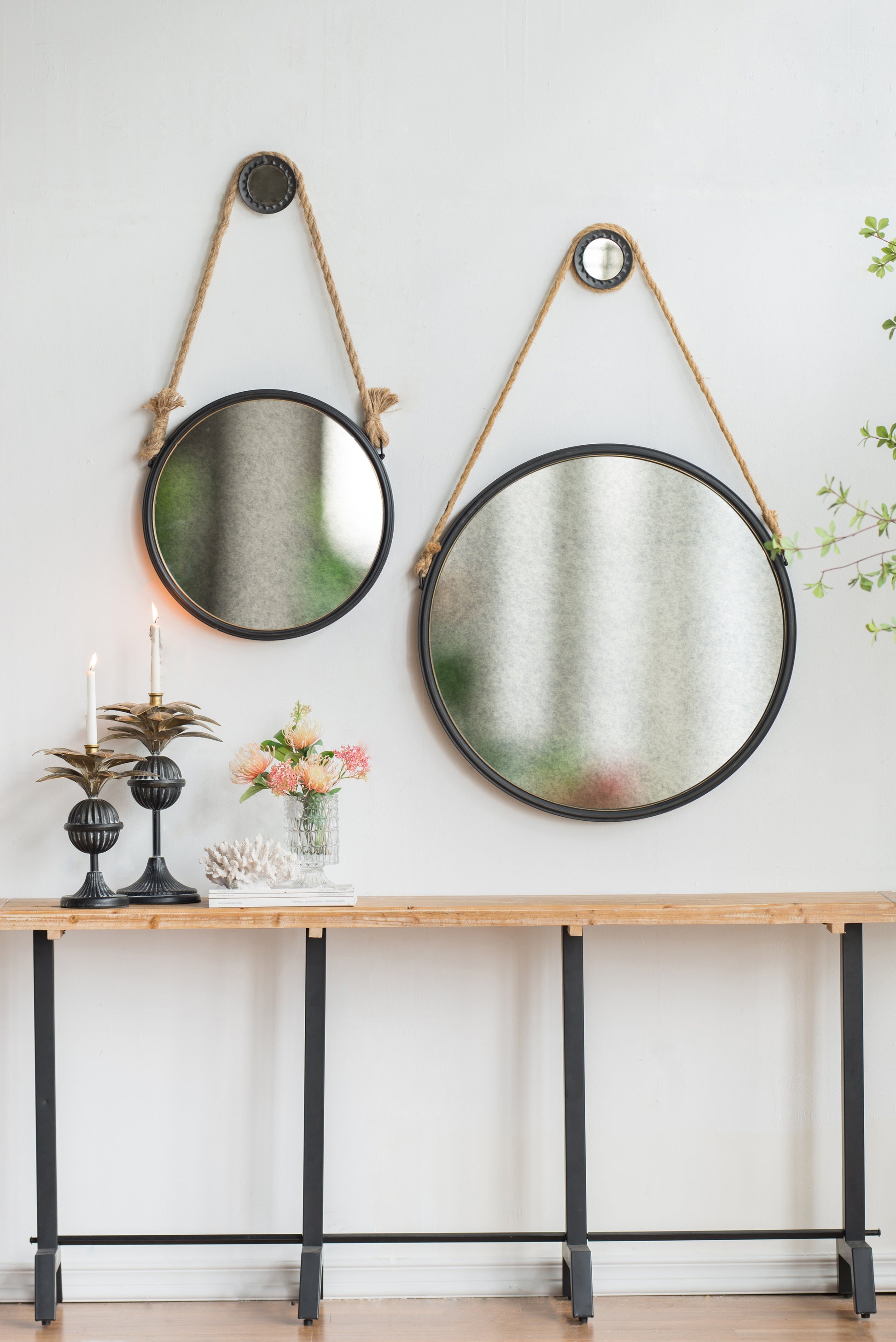 29.5" In On Trend Hanging Round Mirror With Black Framed And With Rope Strap Contemporary Industrial Decor For Bathroom, Bedroom, Or Living Space Black Iron