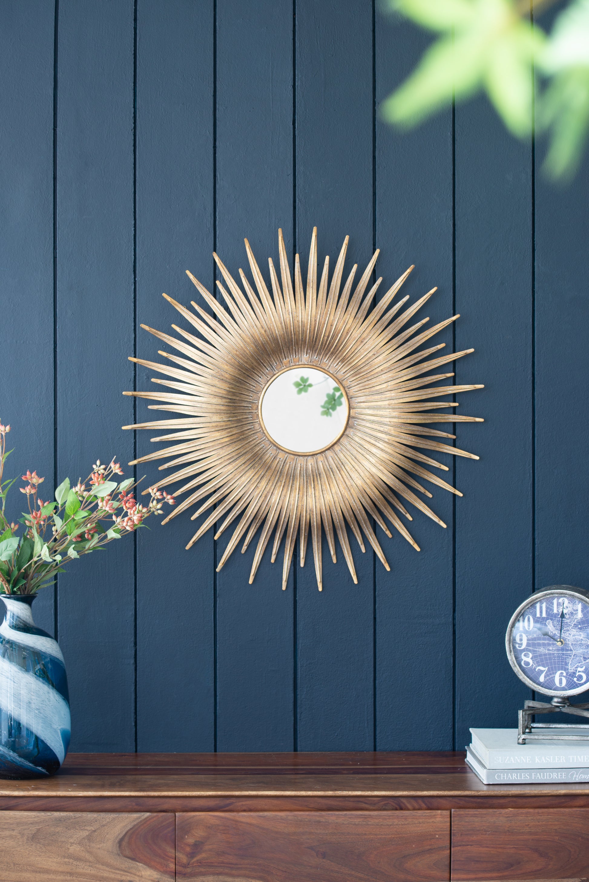 28.3" In Retro Design Gold Sunburst Metal Wall Mirror Decorative Mirror For A Bedroom, Dressing Room, Hallway Or Living Space. Gold Iron