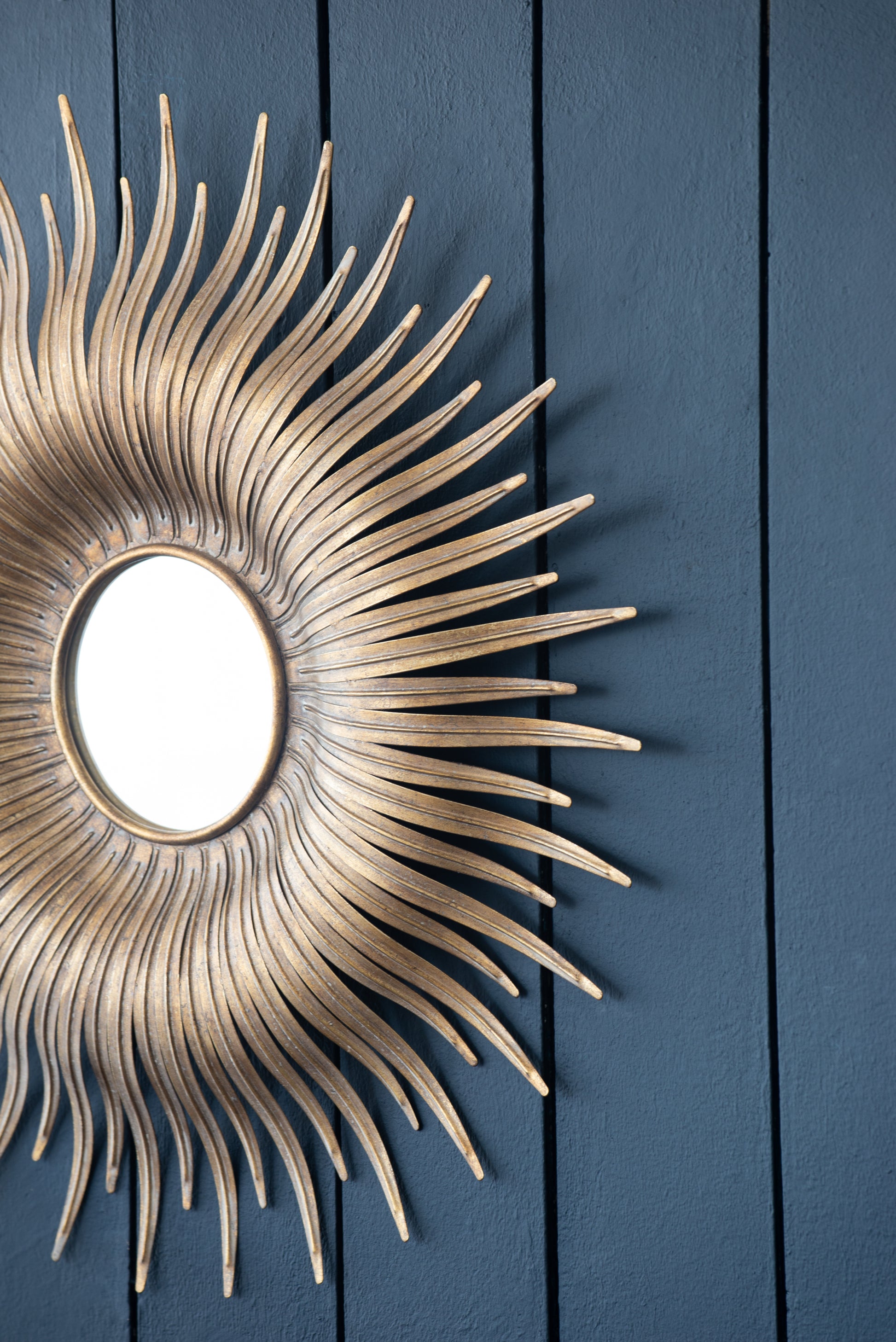 28.3" In Retro Design Gold Sunburst Metal Wall Mirror Decorative Mirror For A Bedroom, Dressing Room, Hallway Or Living Space. Gold Iron